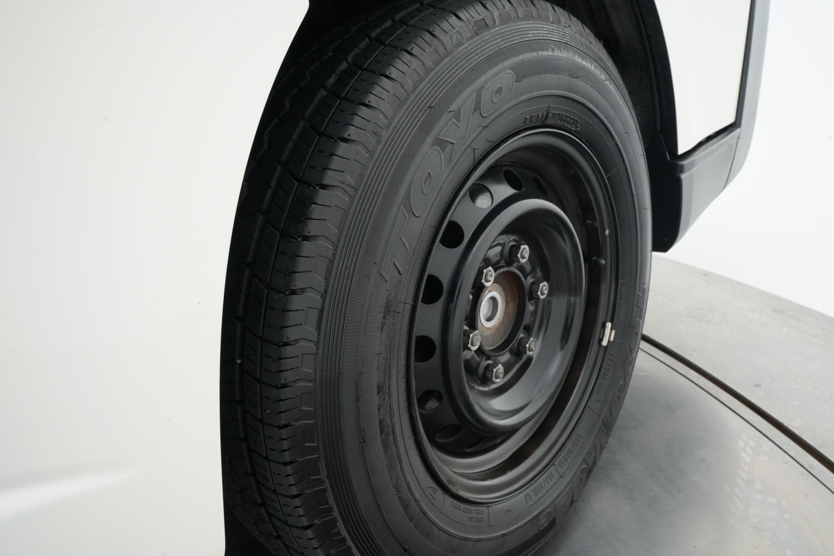 Toyota Hiace 2.8 Diesel 5 Door 