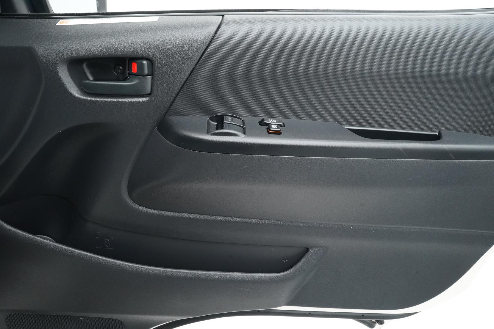 Toyota Hiace 2.8 Diesel 5 Door 