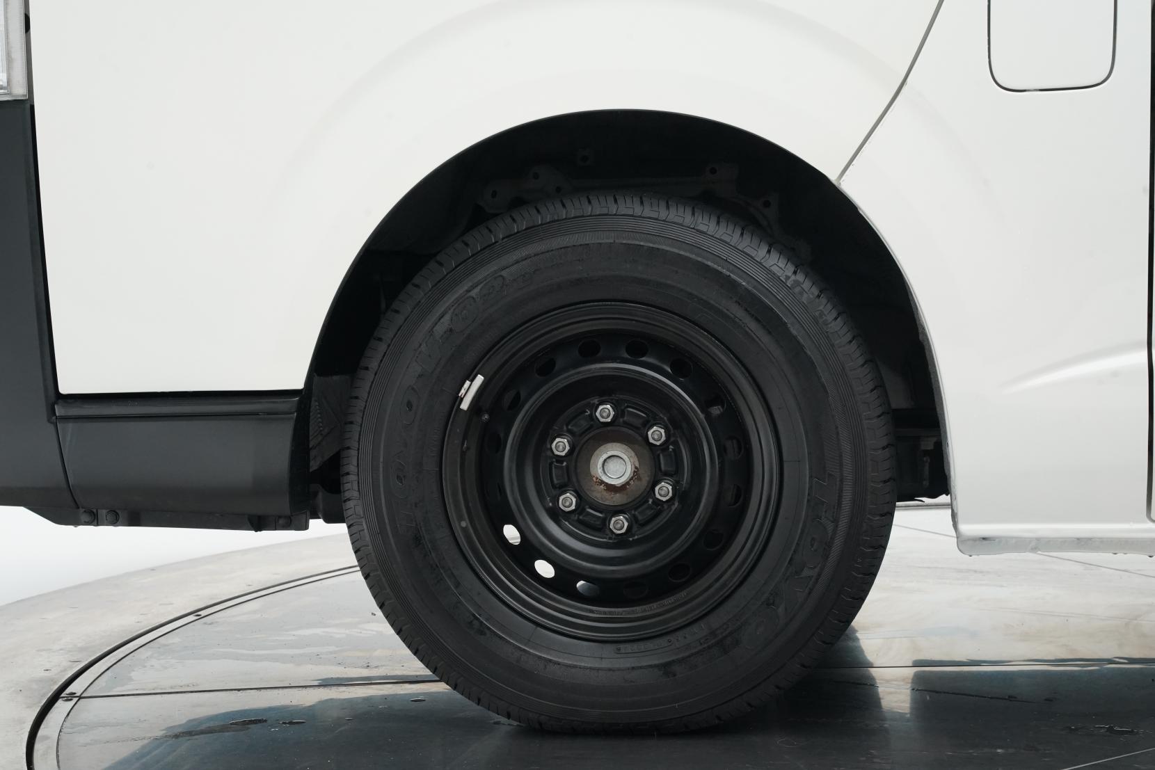 Toyota Hiace 2.8 Diesel 5 Door 