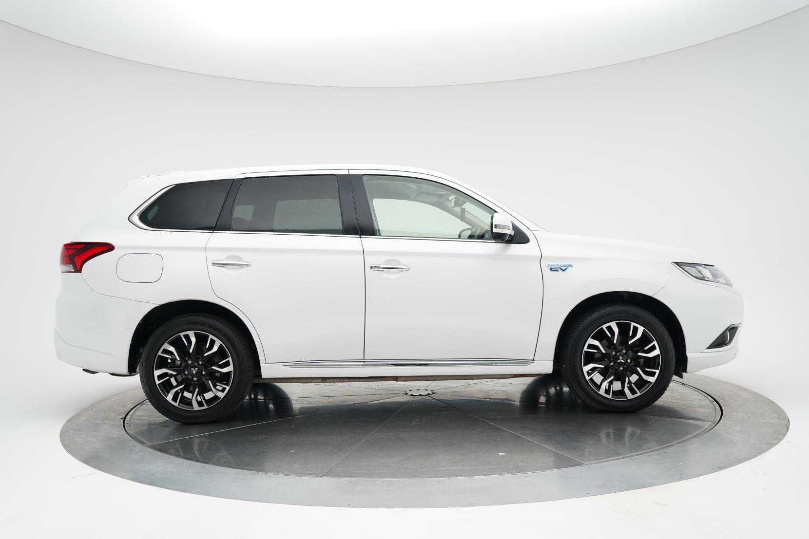 Mitsubishi Outlander 2.4 PHEV PHEV G 4wd Facelift Model