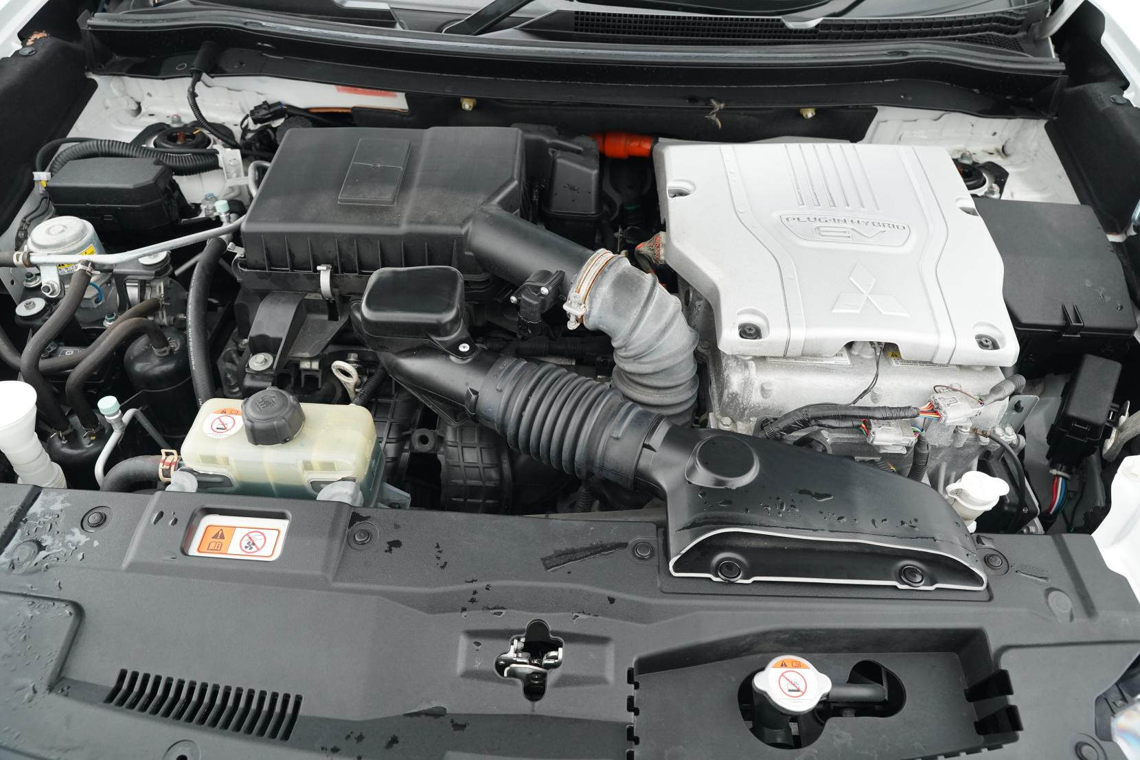 Mitsubishi Outlander 2.4 PHEV PHEV G 4wd Facelift Model