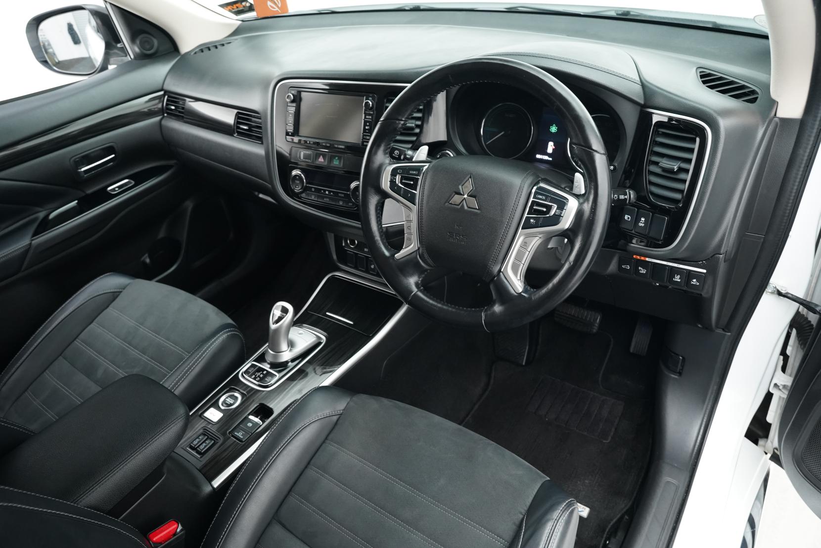 Mitsubishi Outlander 2.4 PHEV PHEV G 4wd Facelift Model