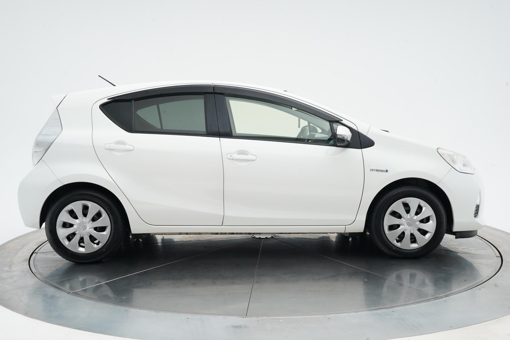 Toyota Aqua 1.5 S Push Start