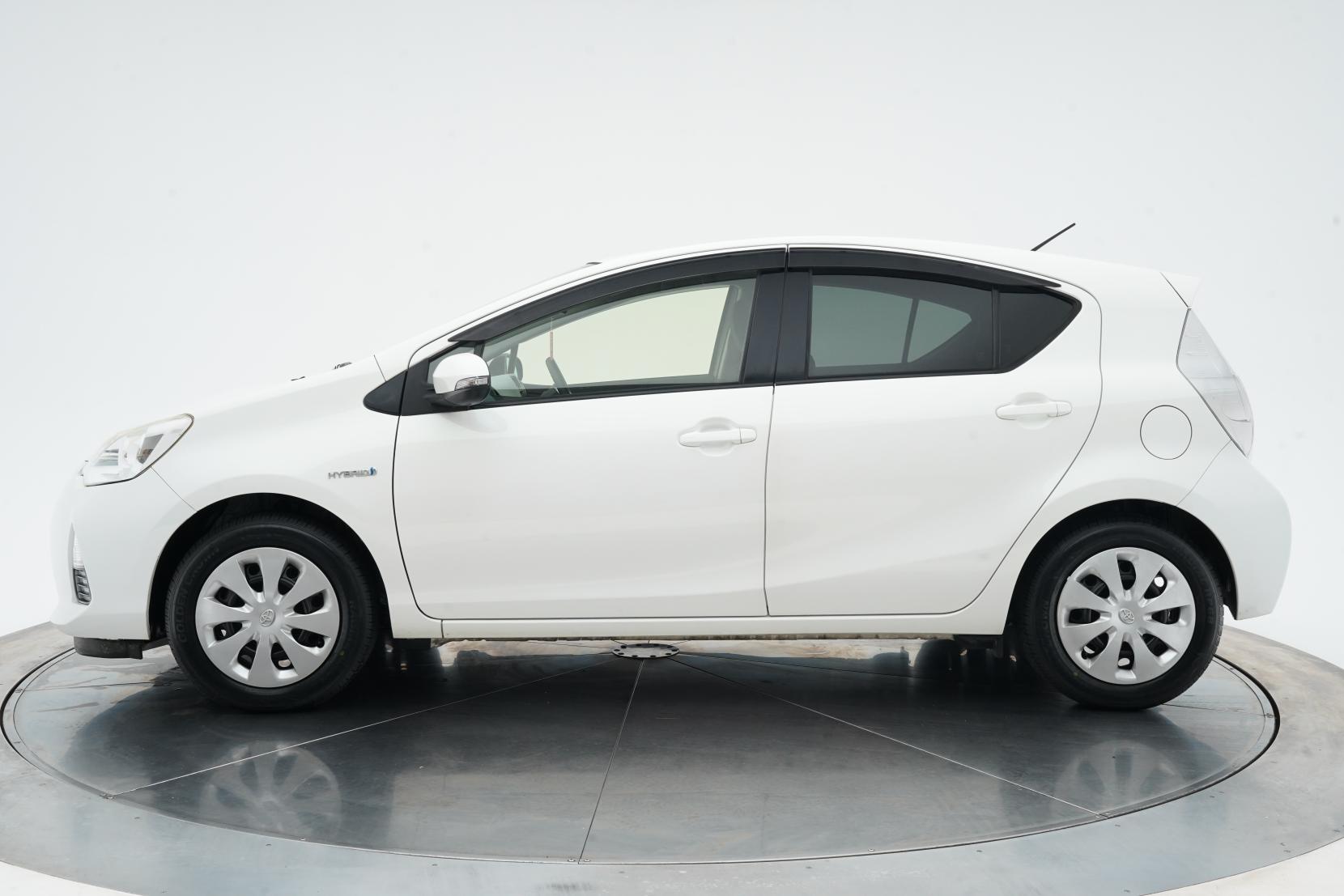 Toyota Aqua 1.5 S Push Start