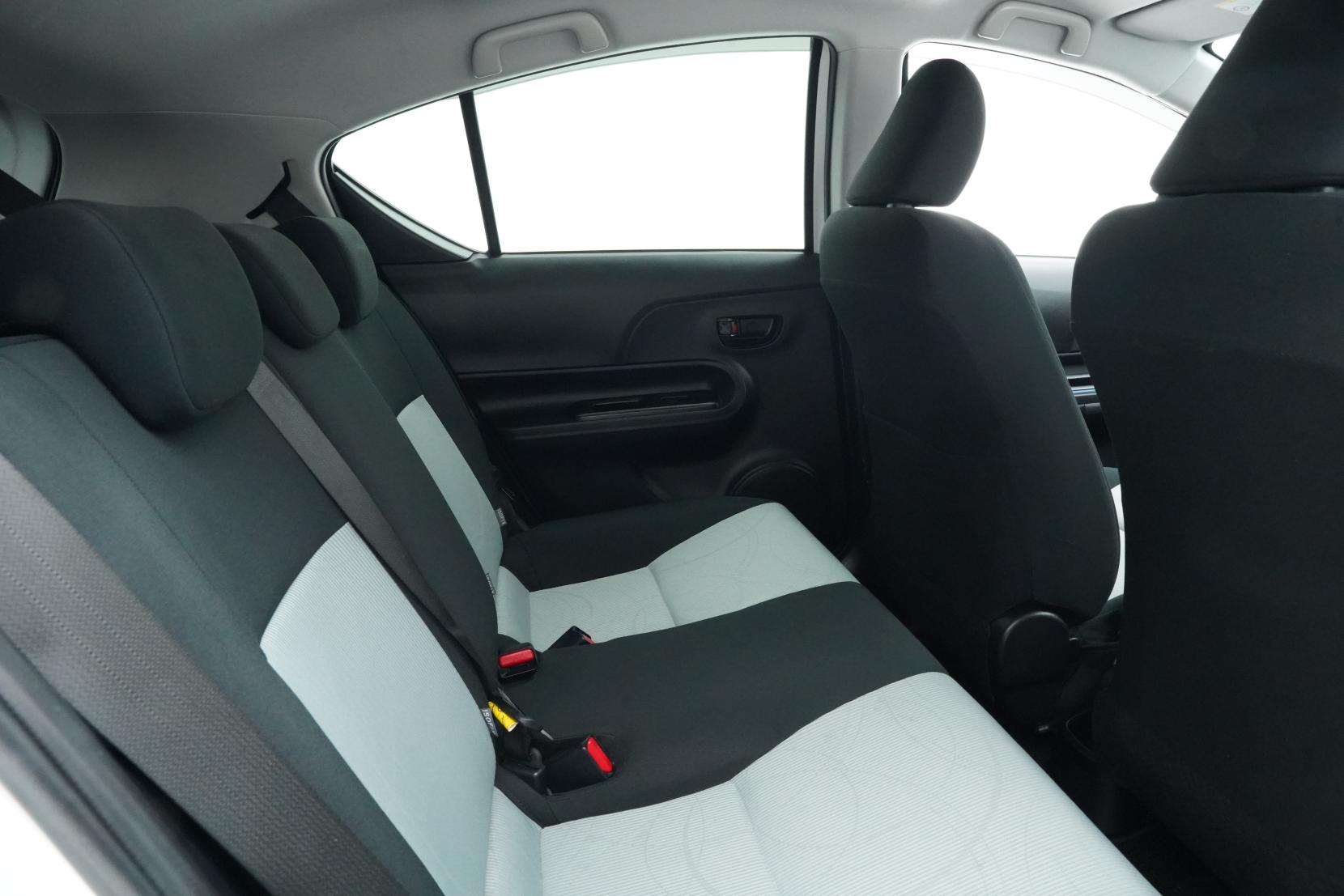 Toyota Aqua 1.5 S Push Start