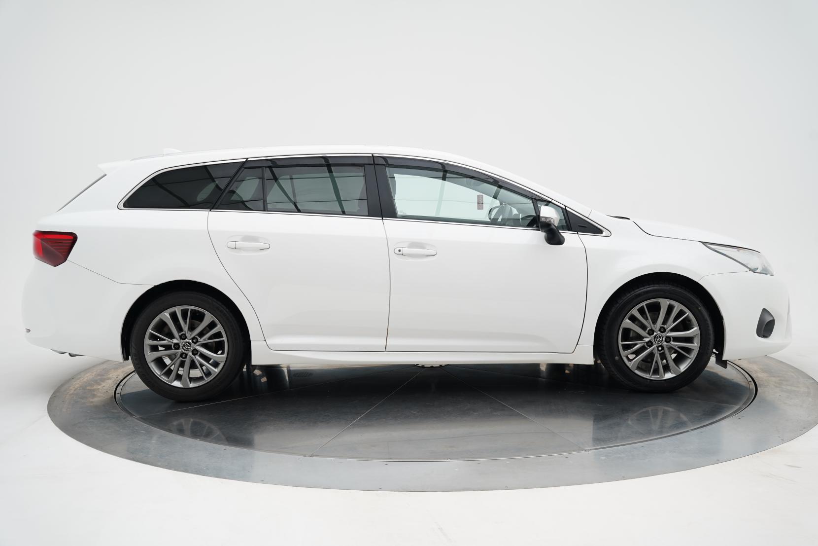 Toyota Avensis 2.0 WAGON Wagon Li Cruise Control