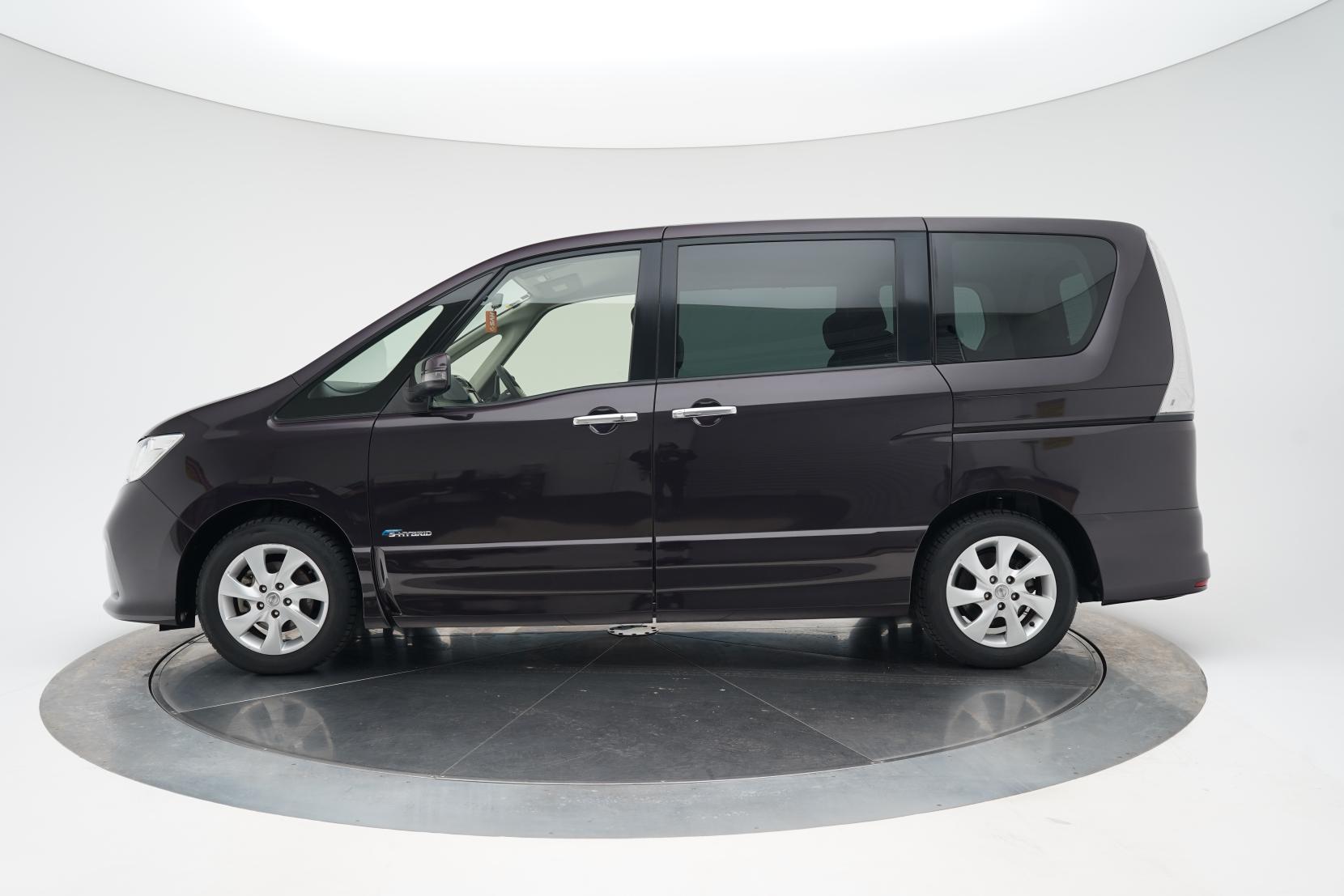 Nissan Serena (1991 – present) 2.0 Hybrid Highway Star 8seats