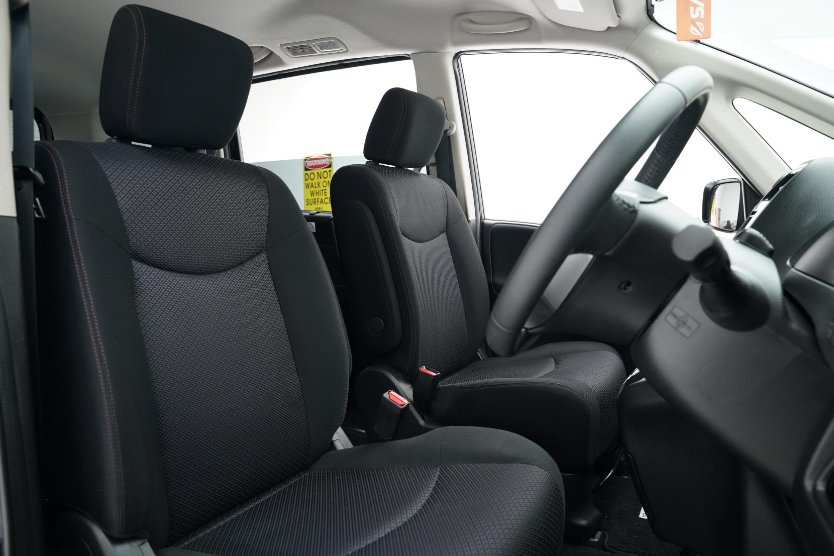 Nissan Serena (1991 – present) 2.0 Hybrid Highway Star 8seats