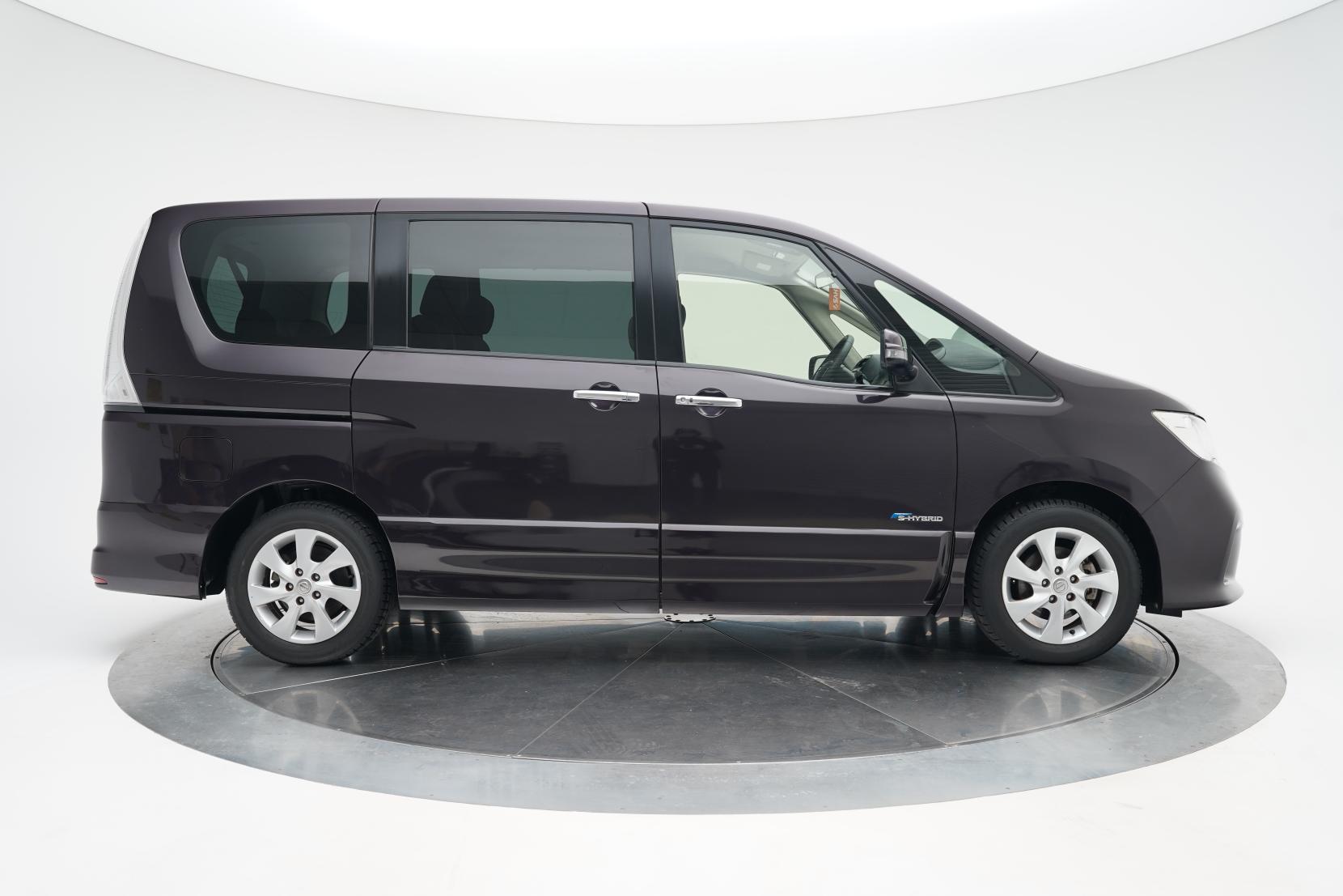 Nissan Serena (1991 – present) 2.0 Hybrid Highway Star 8seats