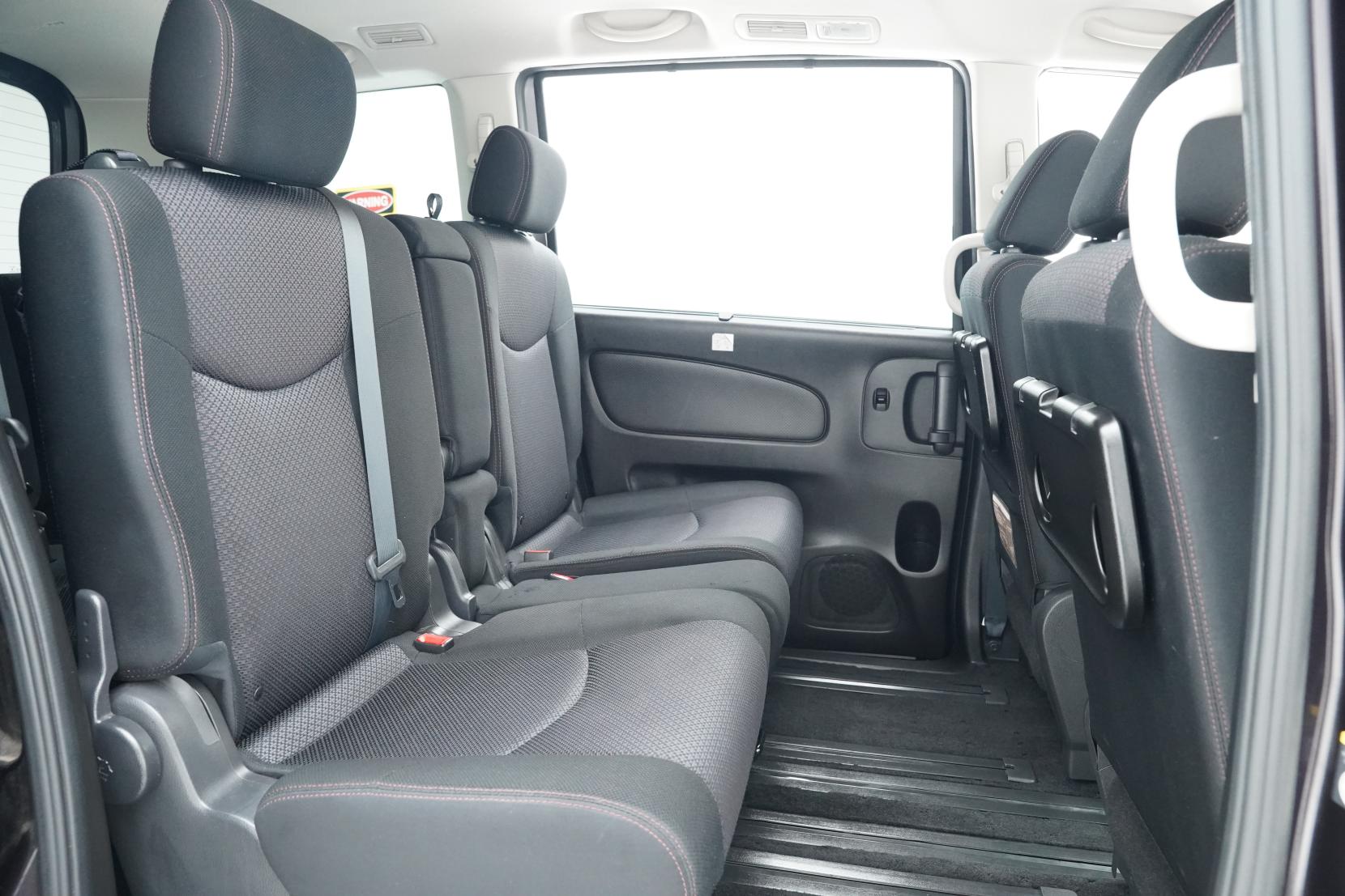 Nissan Serena (1991 – present) 2.0 Hybrid Highway Star 8seats