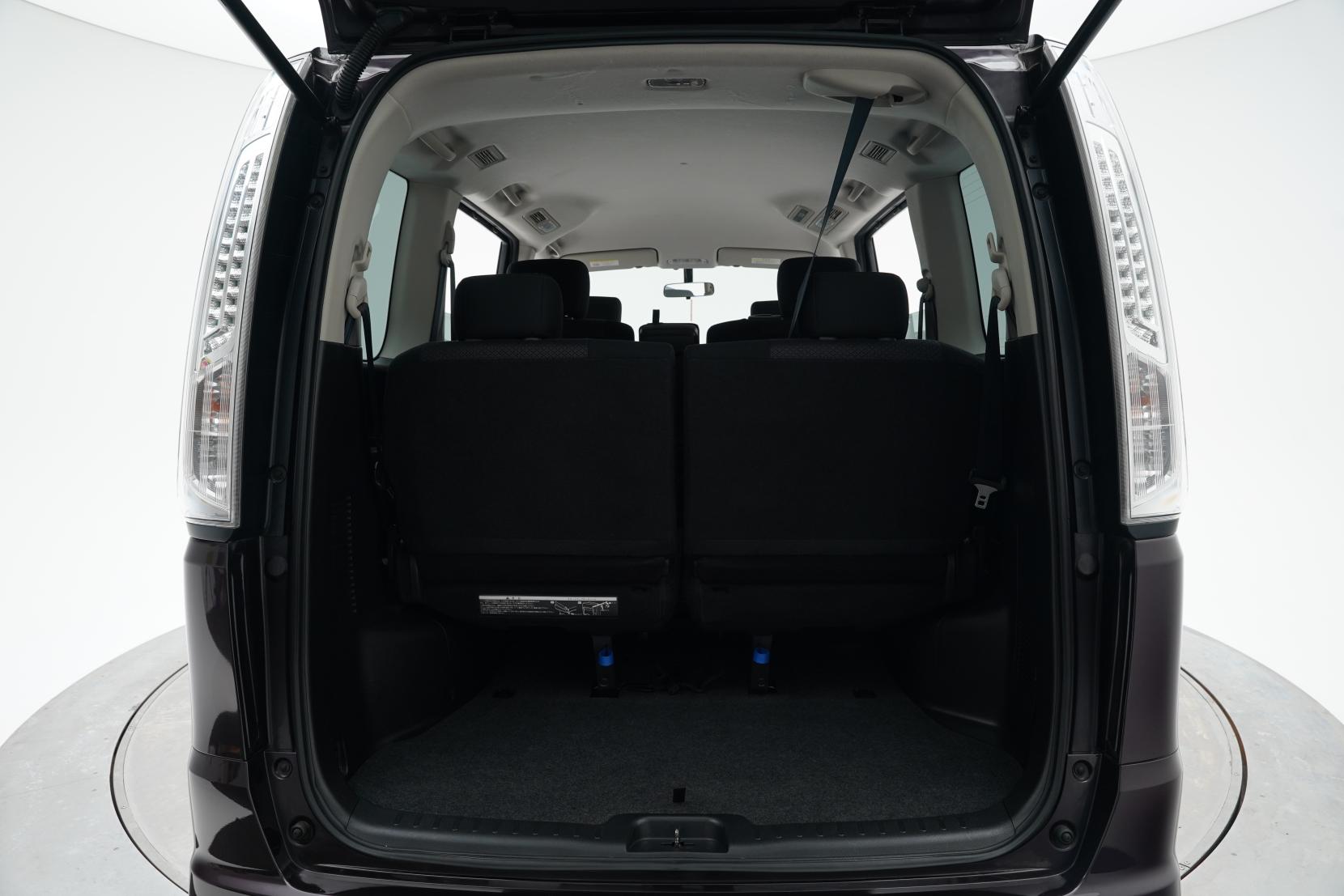 Nissan Serena (1991 – present) 2.0 Hybrid Highway Star 8seats