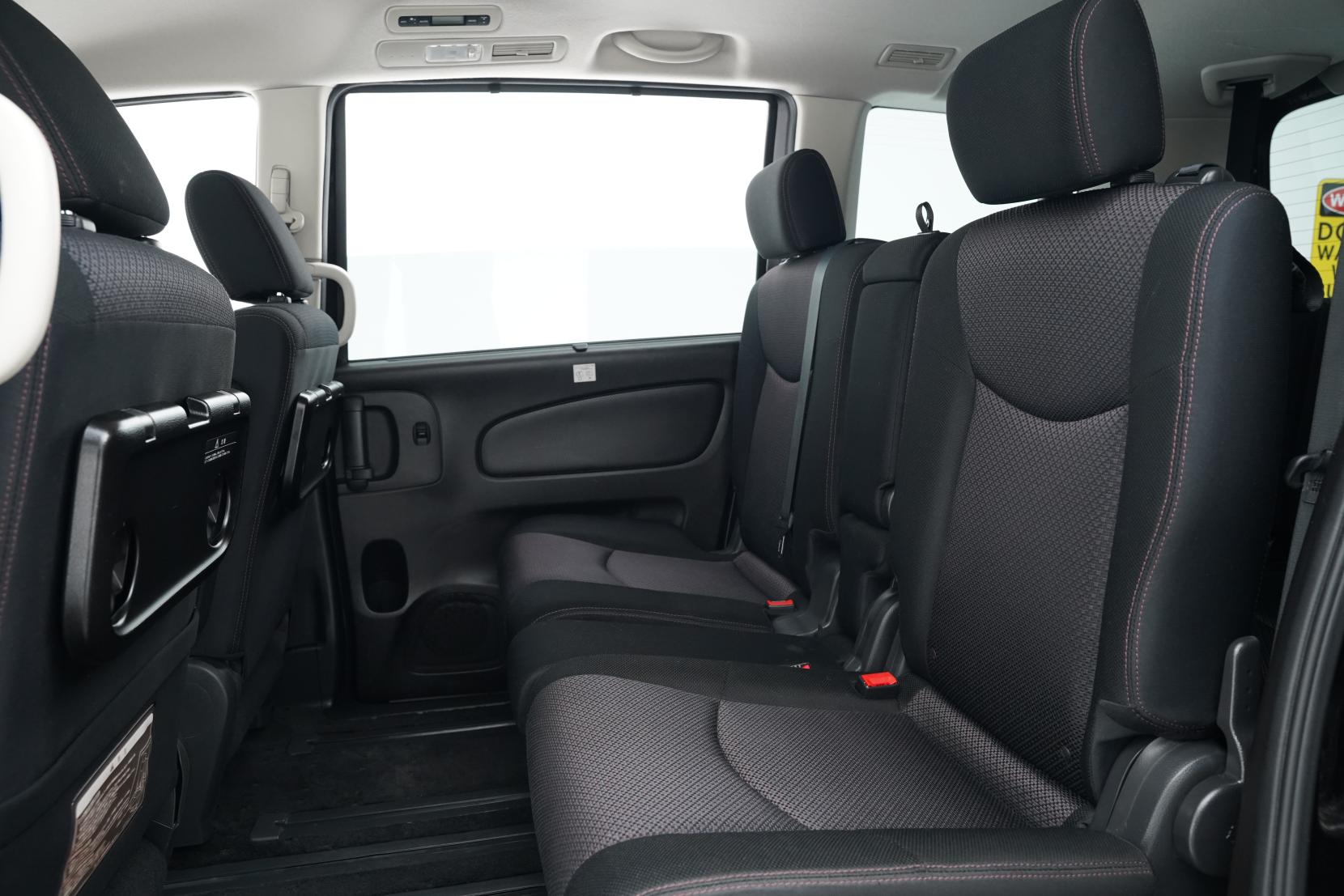 Nissan Serena (1991 – present) 2.0 Hybrid Highway Star 8seats