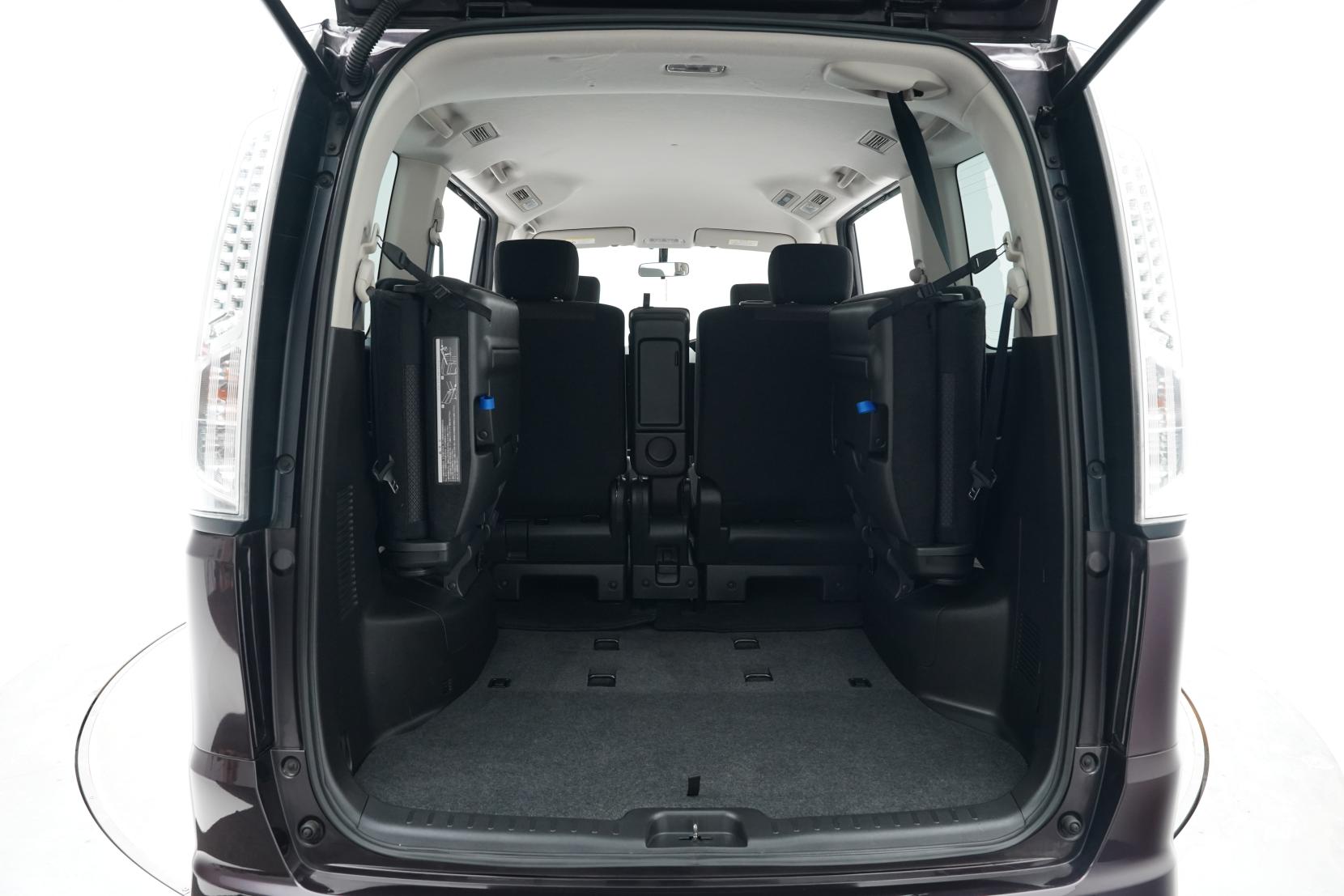 Nissan Serena (1991 – present) 2.0 Hybrid Highway Star 8seats