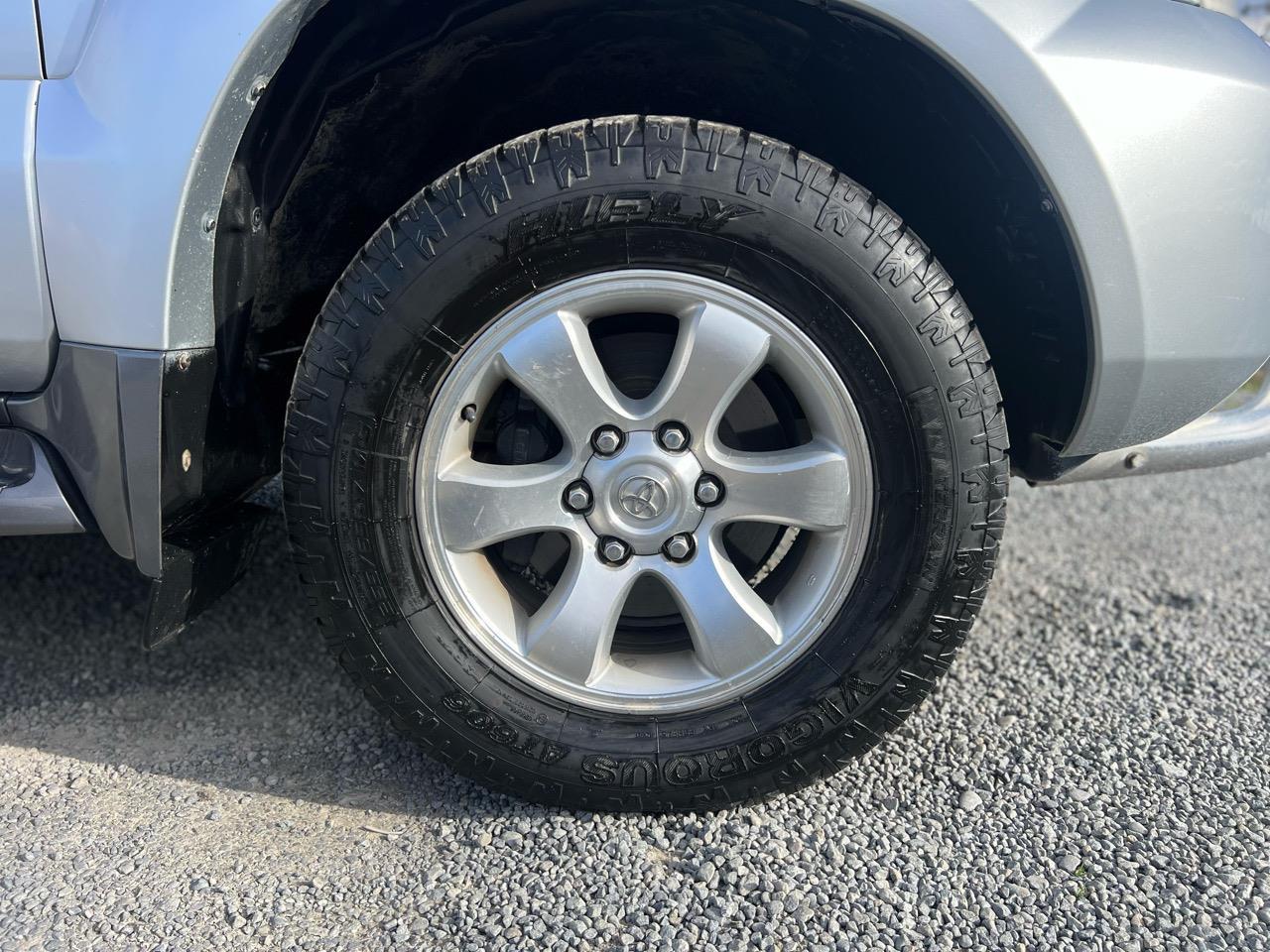 Toyota Land Cruiser Prado 3.0 VX 8 Seater 1KZ 3.0TD
