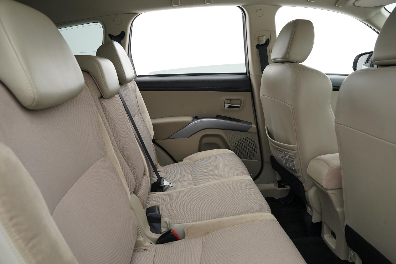 Mitsubishi Outlander 2.4 24G 4WD 7 Seater