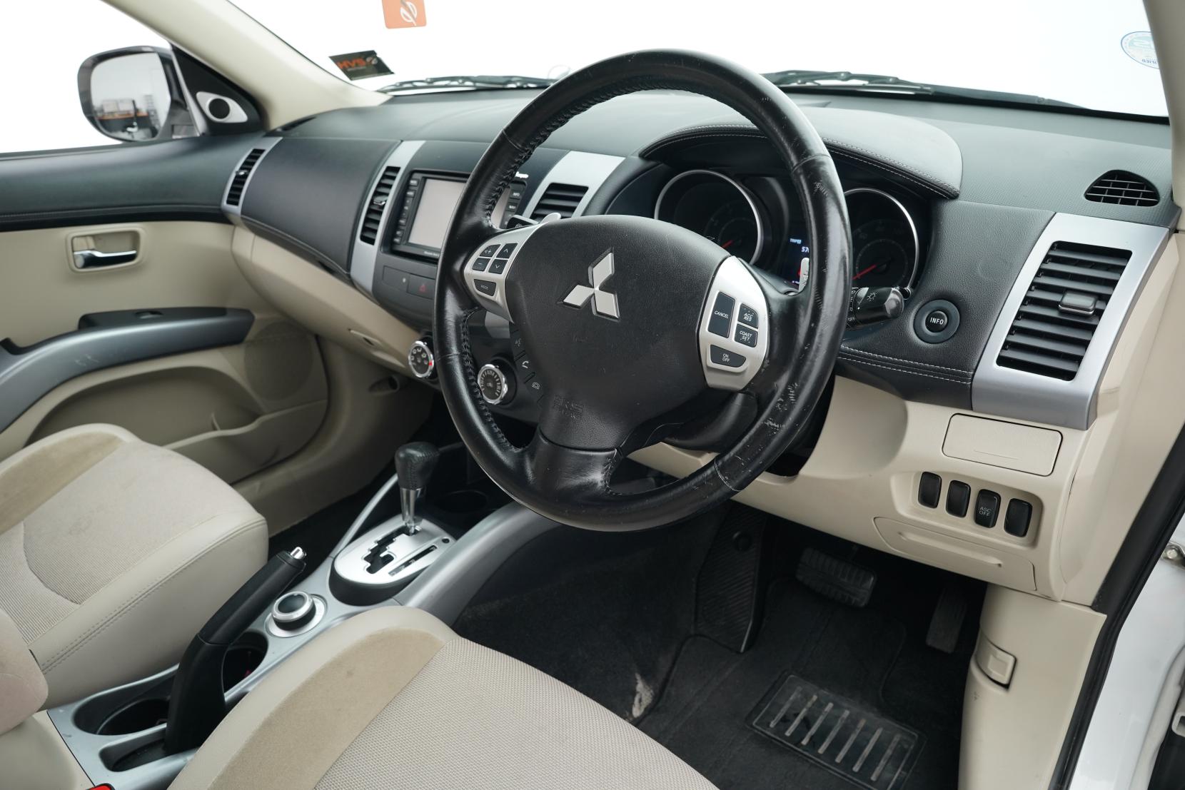 Mitsubishi Outlander 2.4 24G 4WD 7 Seater