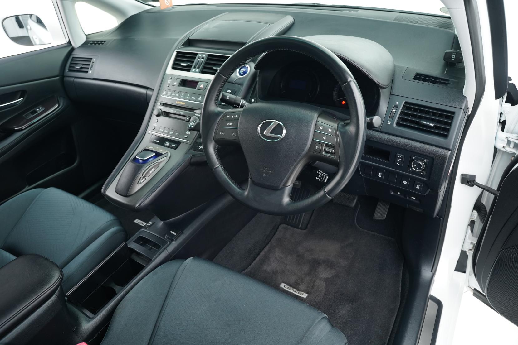 Lexus HS 2.4 HYBRID Hybrid Version S