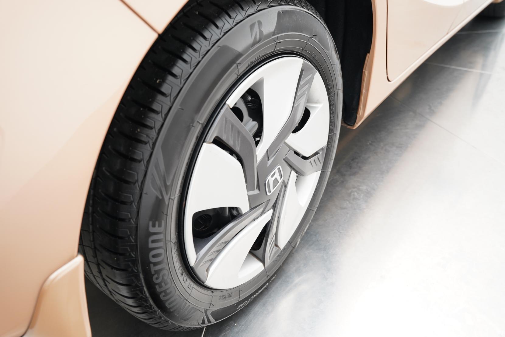 Honda Fit 1.5 ARIA HYBRID F PACKAGE