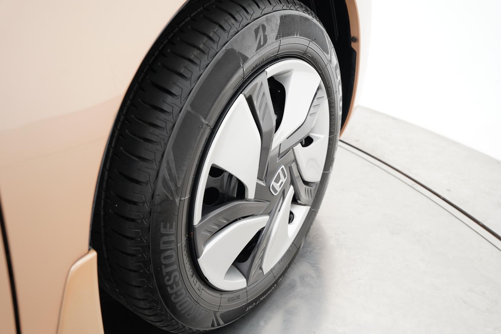 Honda Fit 1.5 ARIA HYBRID F PACKAGE