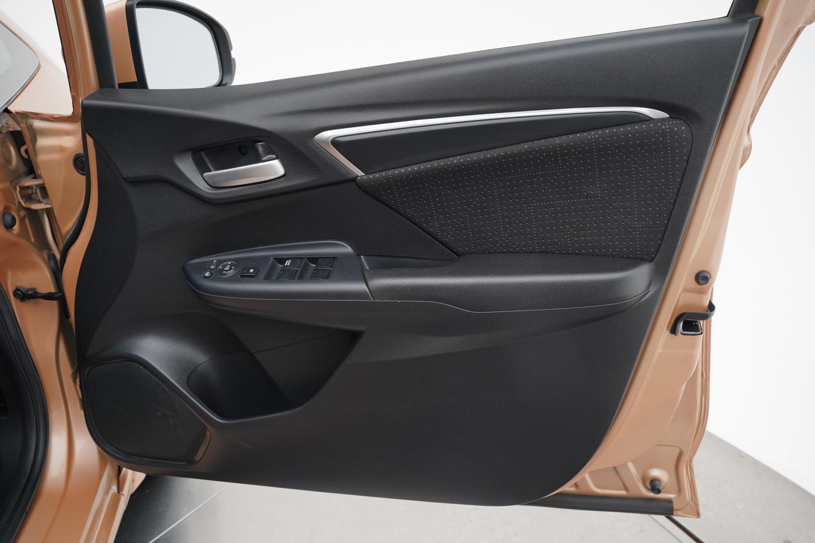 Honda Fit 1.5 ARIA HYBRID F PACKAGE