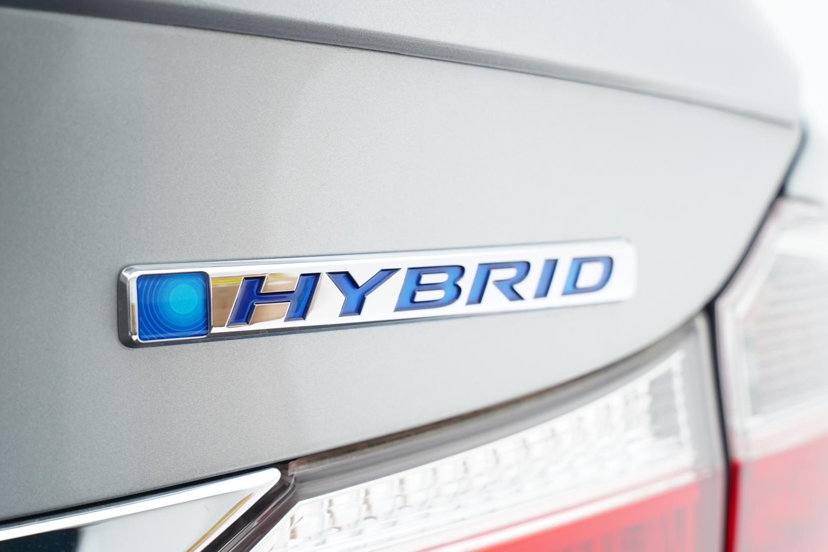 Honda Grace Hybrid DX