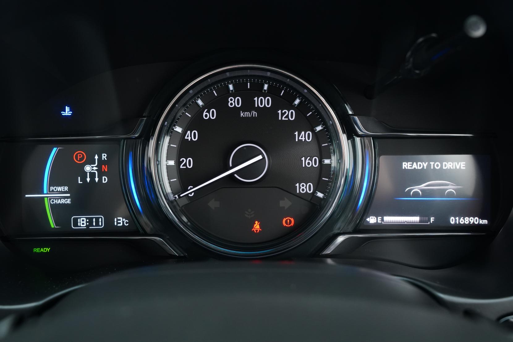 Honda Grace Hybrid DX