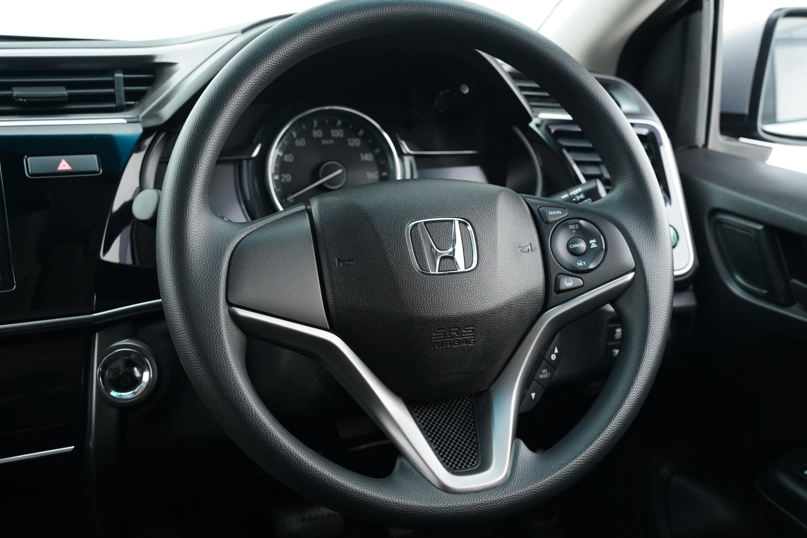 Honda Grace Hybrid DX