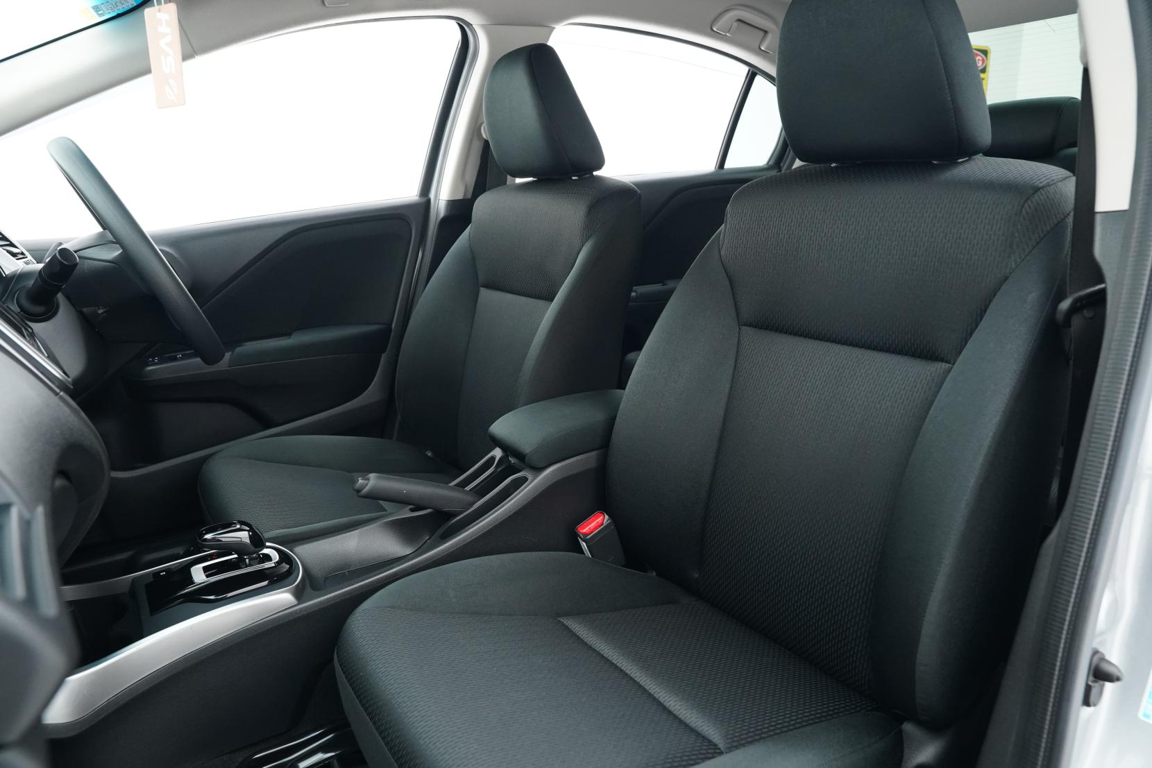 Honda Grace Hybrid DX