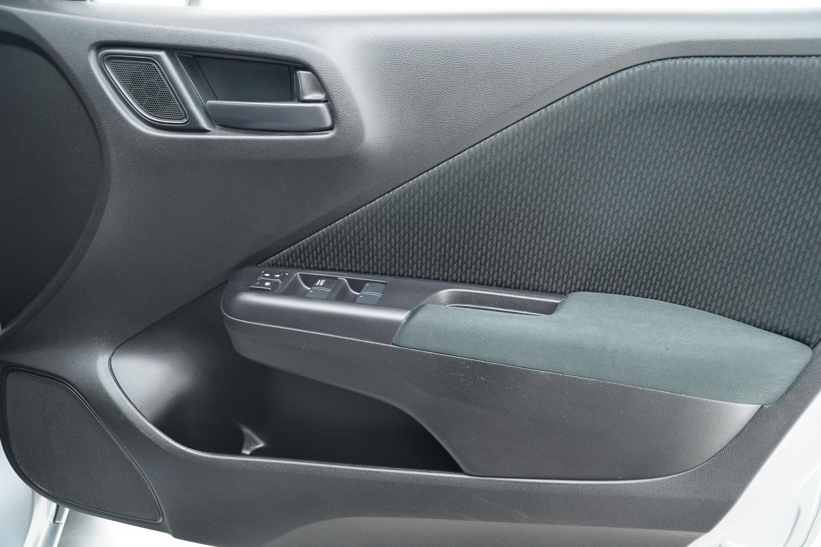 Honda Grace Hybrid DX