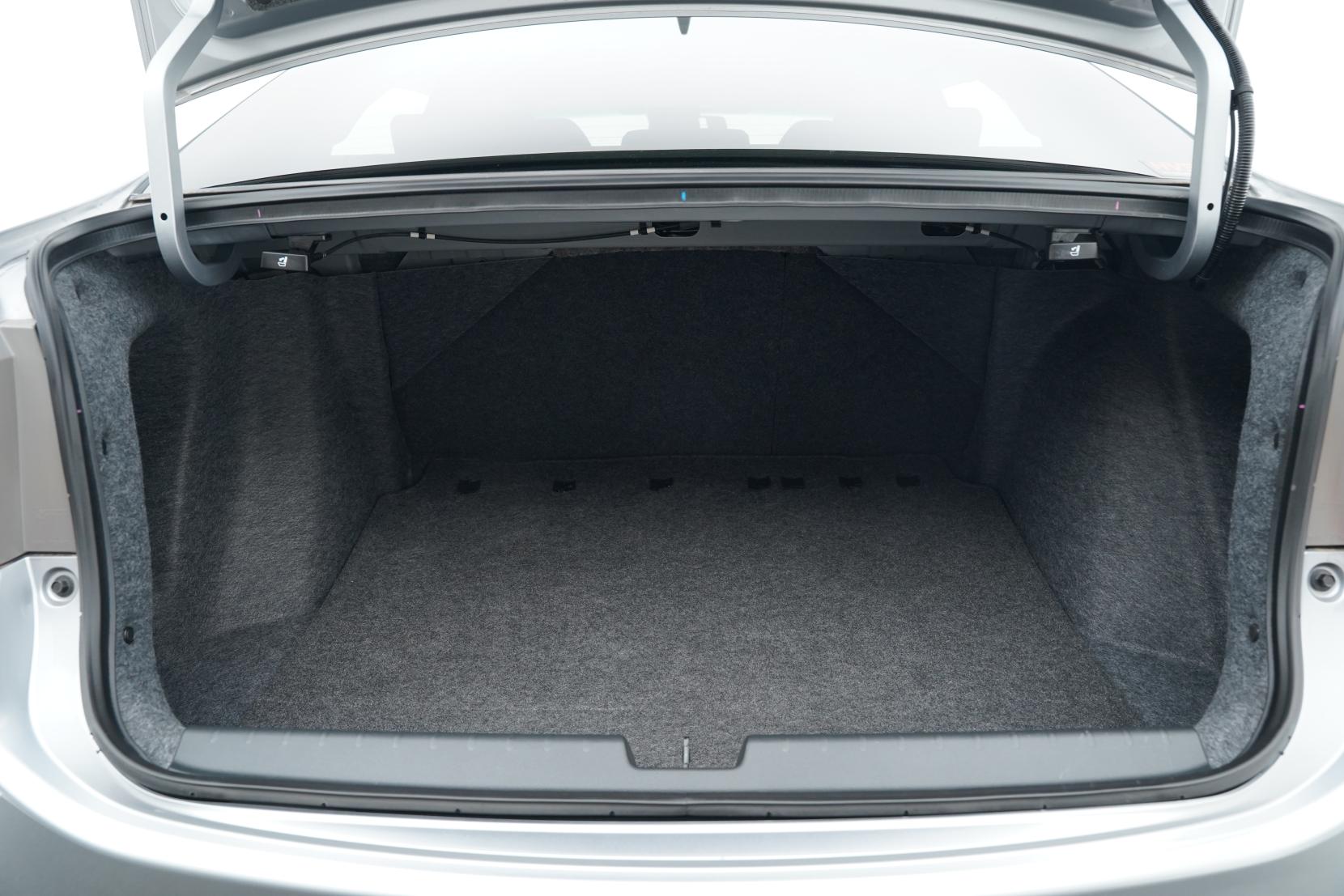 Honda Grace Hybrid DX