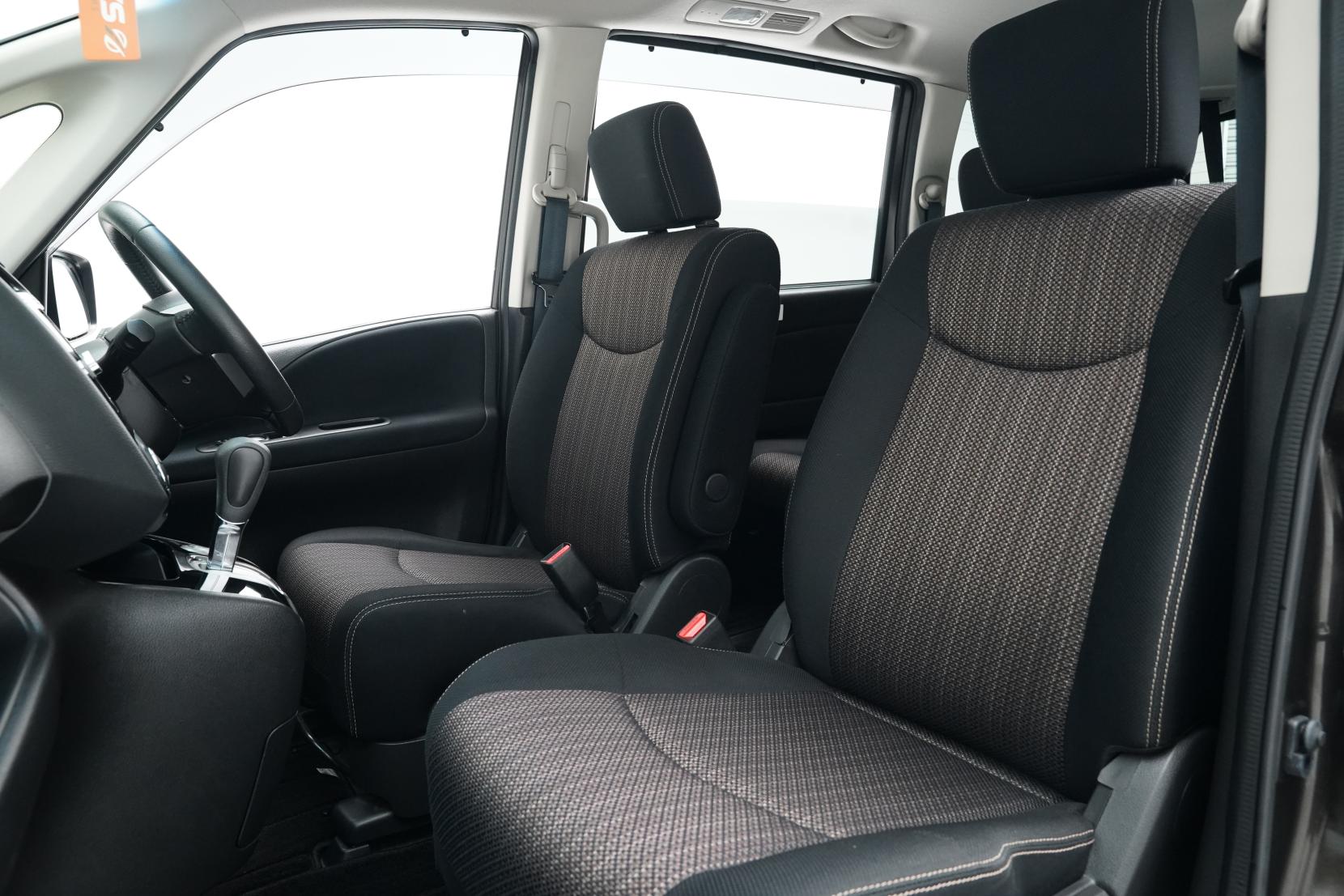 Nissan Serena (1991 – present) Hybrid Highway Star V