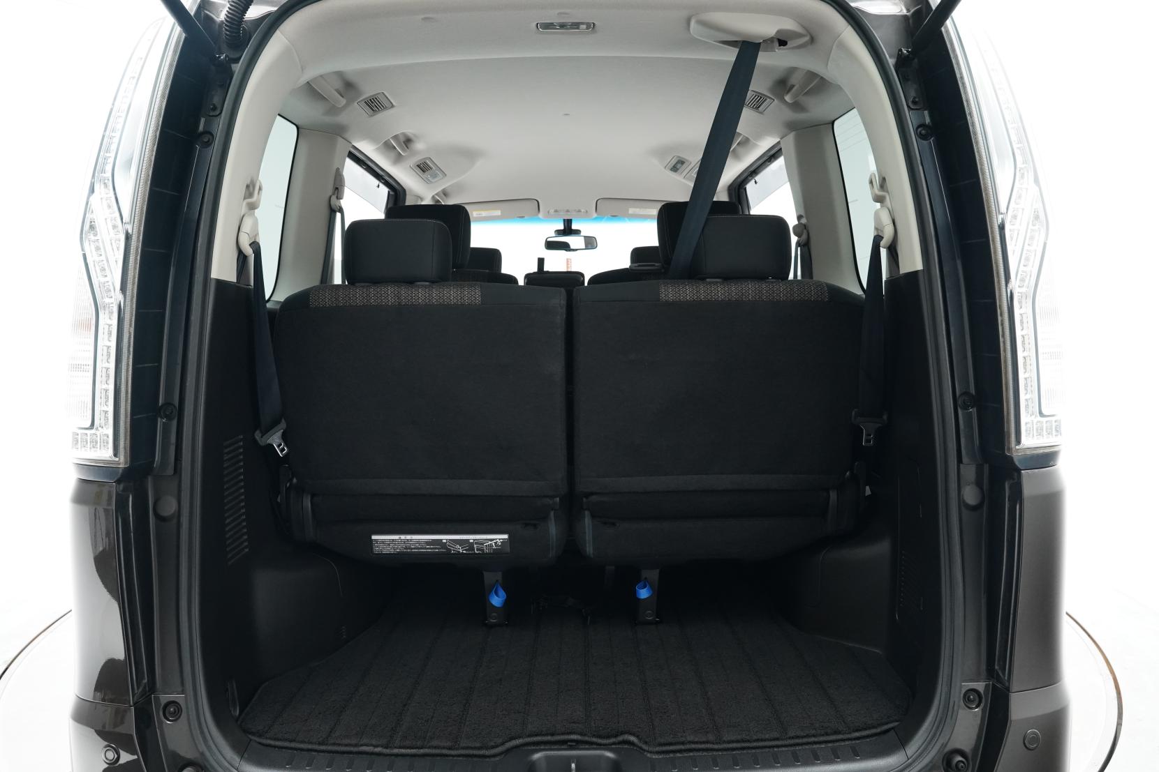 Nissan Serena (1991 – present) Hybrid Highway Star V