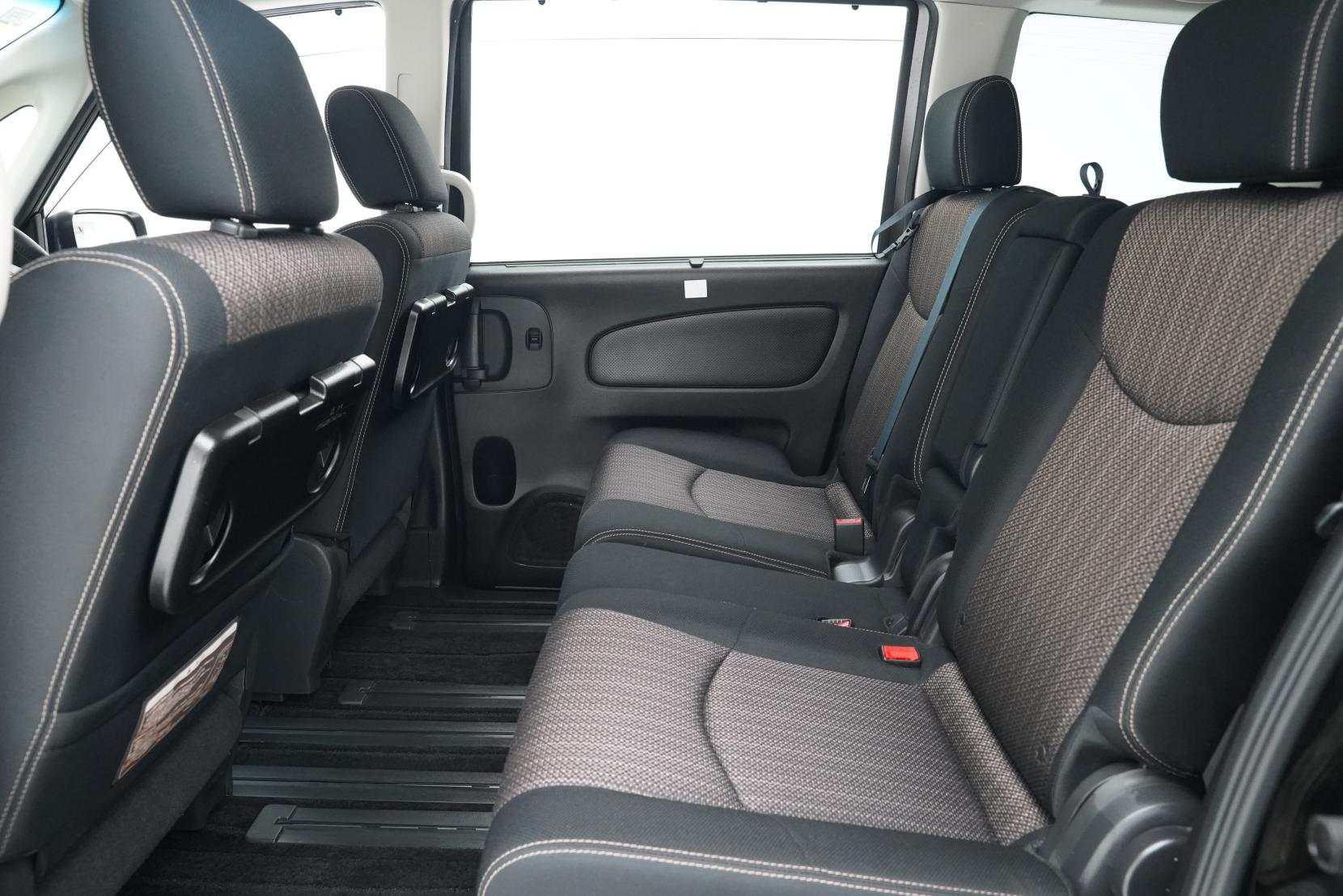 Nissan Serena (1991 – present) Hybrid Highway Star V