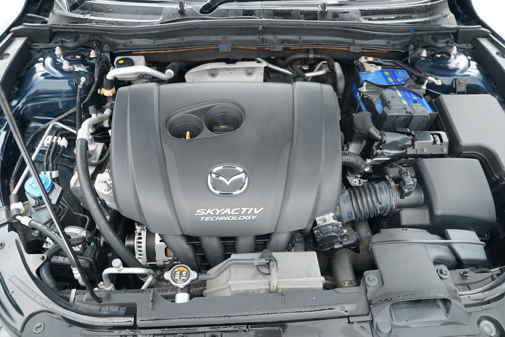 Mazda Axela 2.0 SPORT 20S TOURING