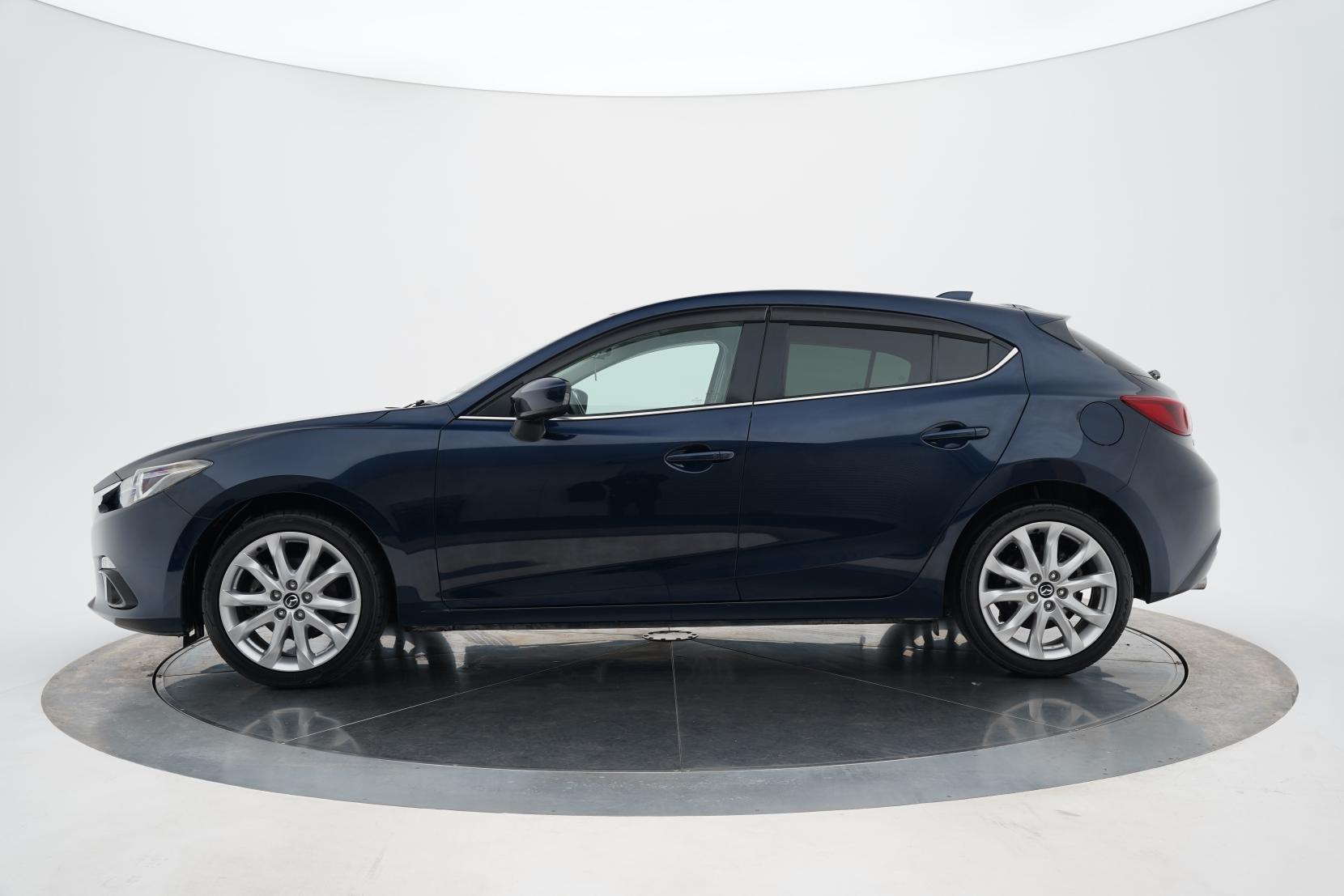 Mazda Axela 2.0 SPORT 20S TOURING