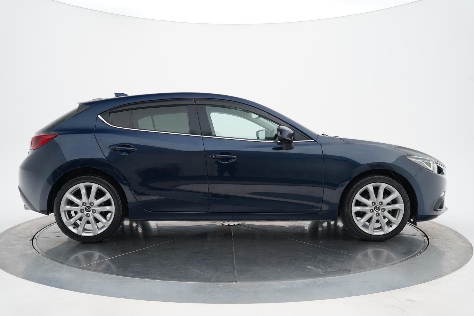 Mazda Axela 2.0 SPORT 20S TOURING