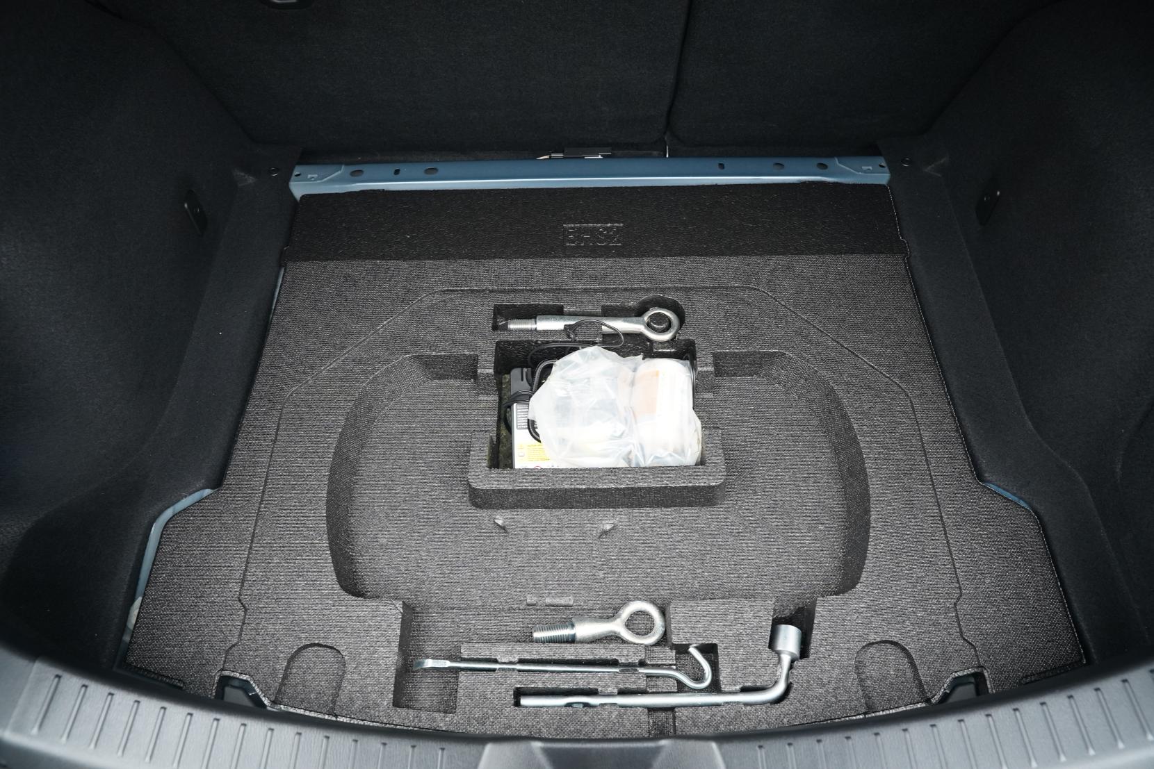 Mazda Axela 2.0 SPORT 20S TOURING