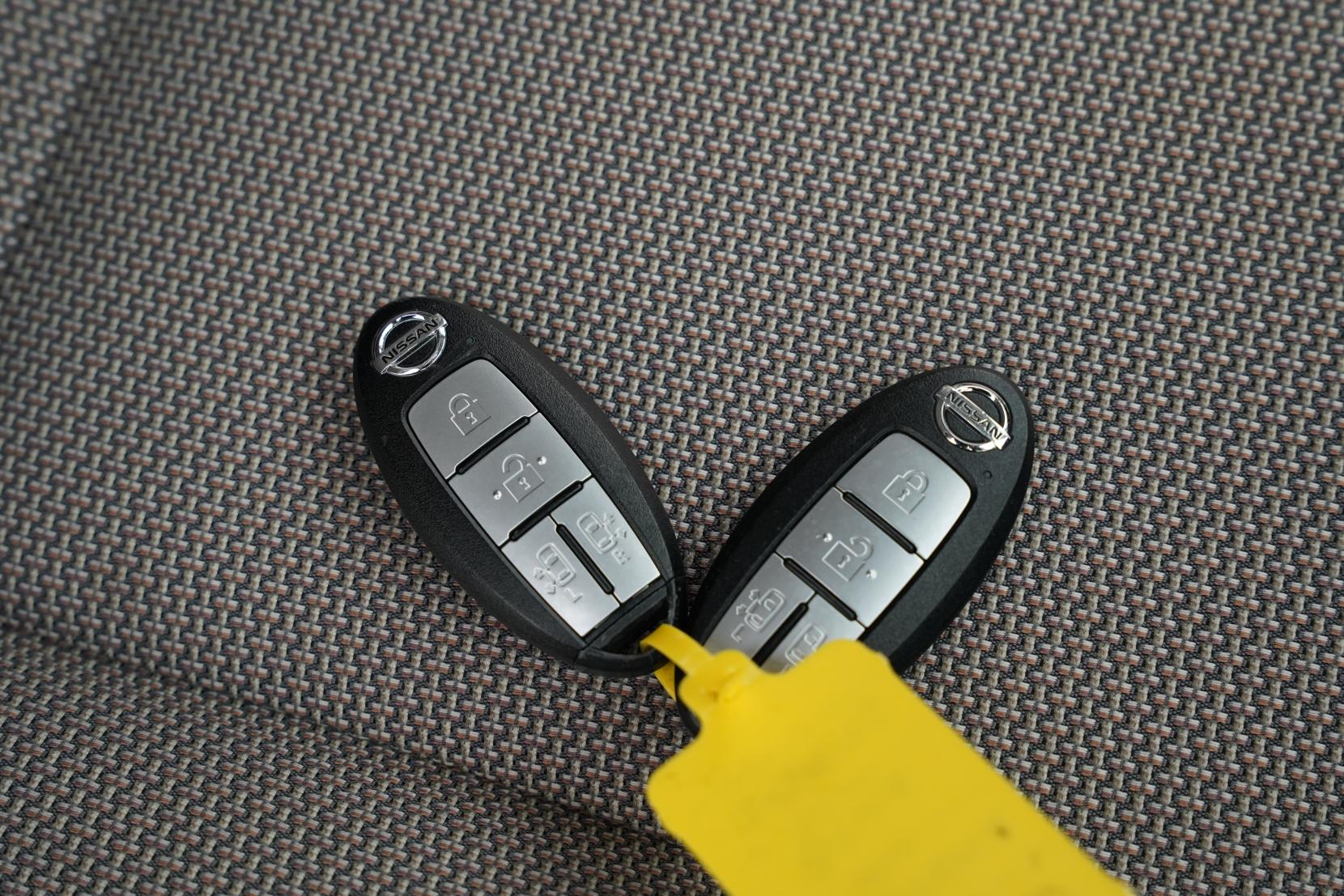 Nissan Serena (1991 – present) 2.0 Hybrid 20X V Selection