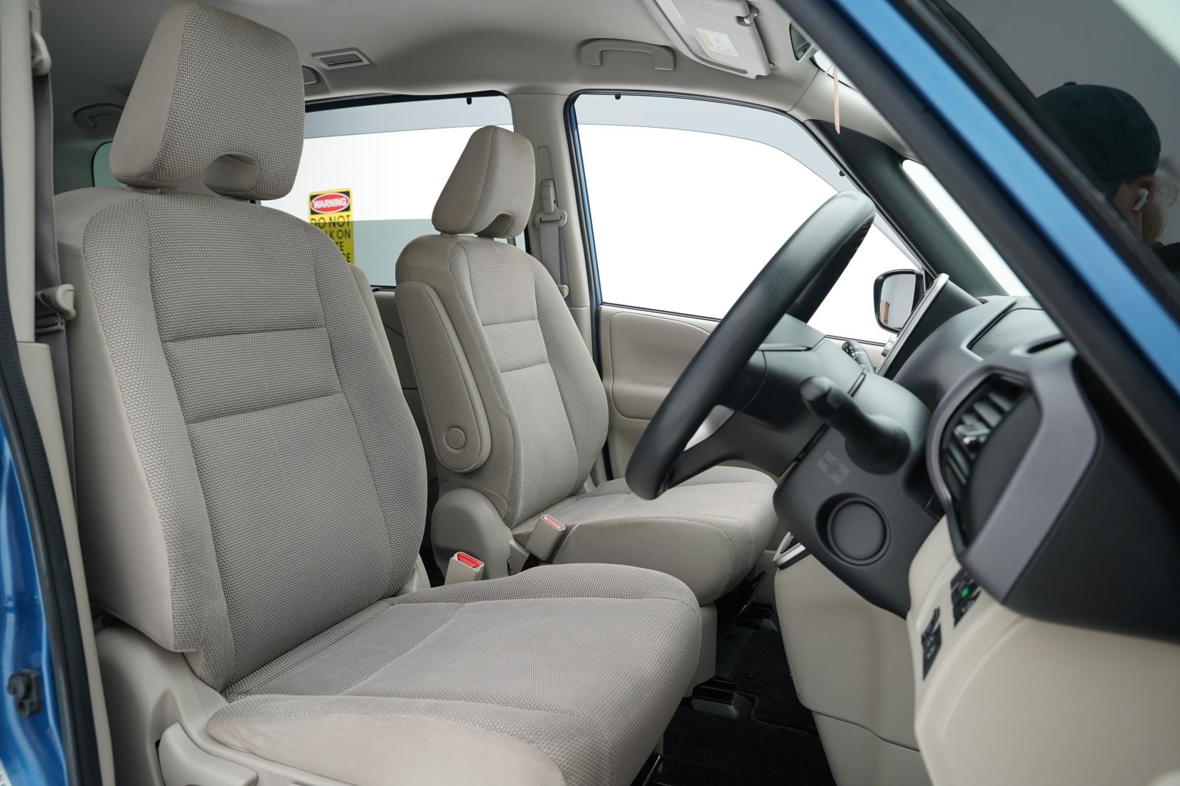 Nissan Serena (1991 – present) 2.0 Hybrid 20X V Selection