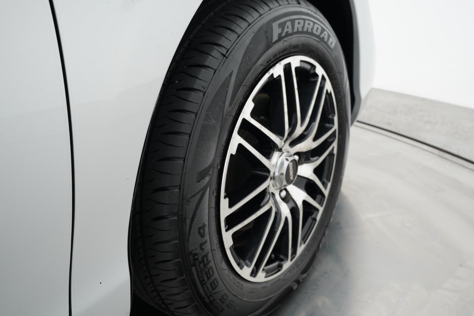 Toyota Aqua 1.5 HYBRID