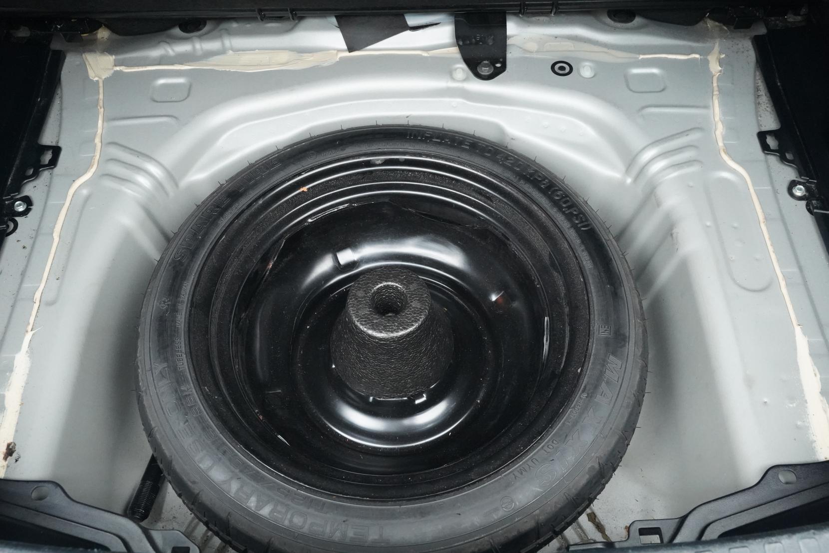 Toyota Aqua 1.5 HYBRID