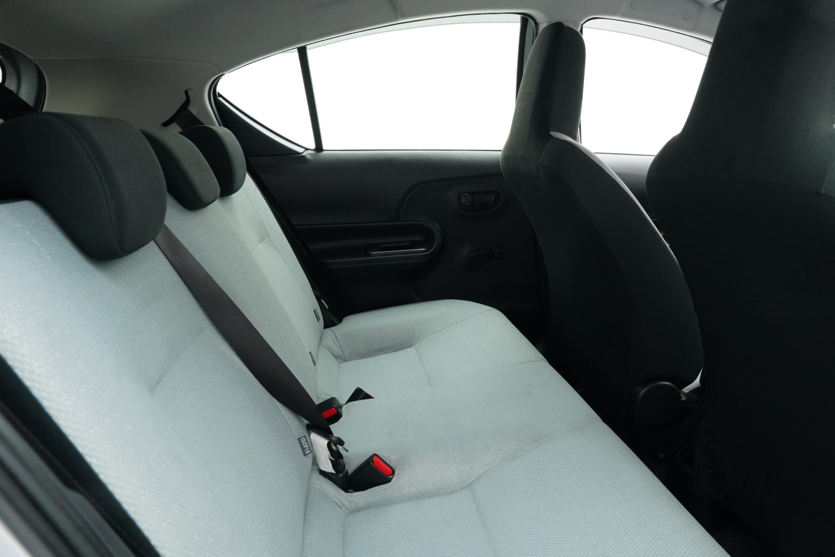 Toyota Aqua 1.5 HYBRID