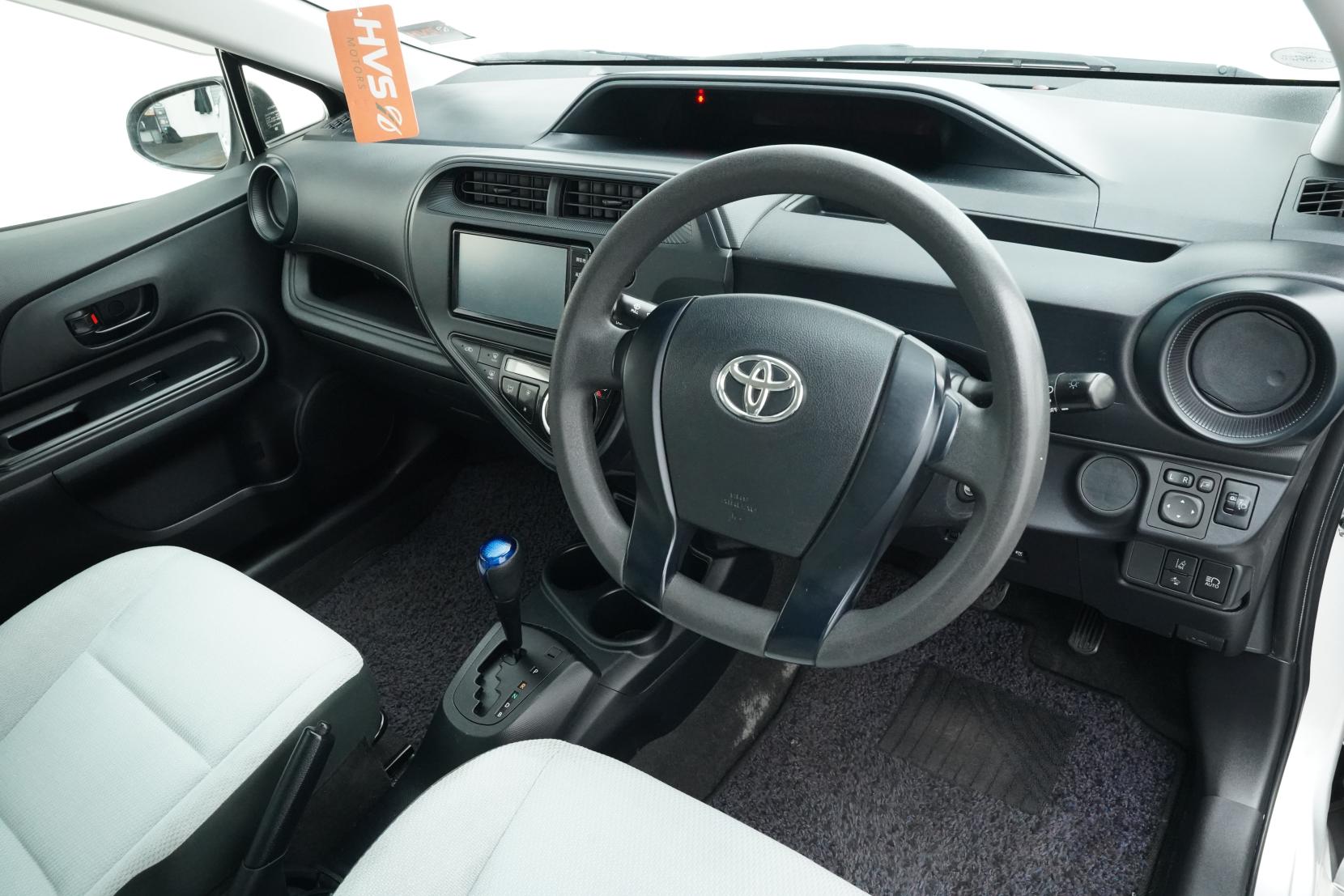 Toyota Aqua 1.5 HYBRID