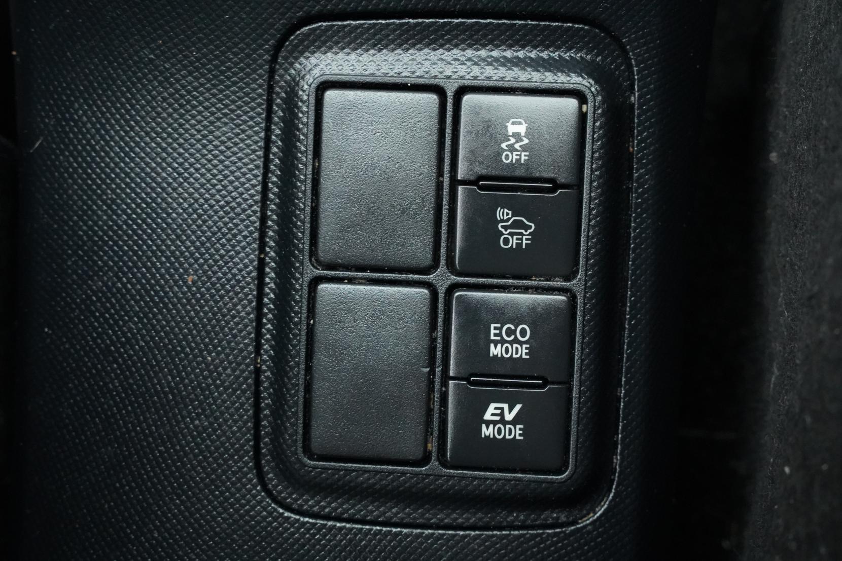 Toyota Aqua 1.5 HYBRID