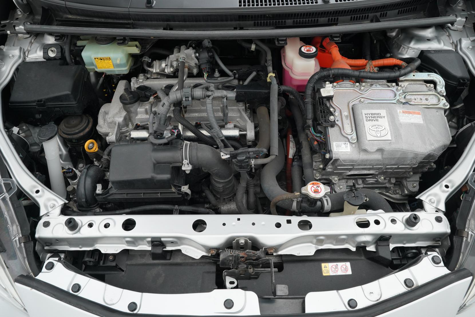 Toyota Aqua 1.5 HYBRID