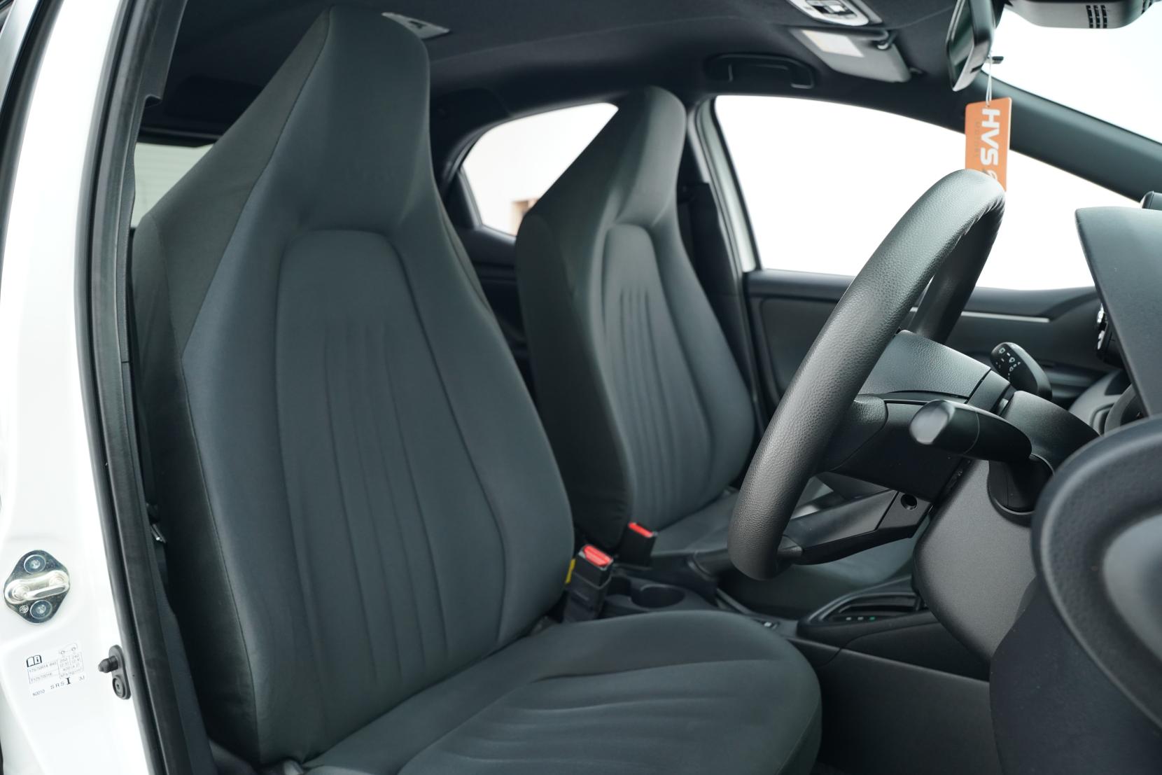 Toyota Yaris Hybrid X
