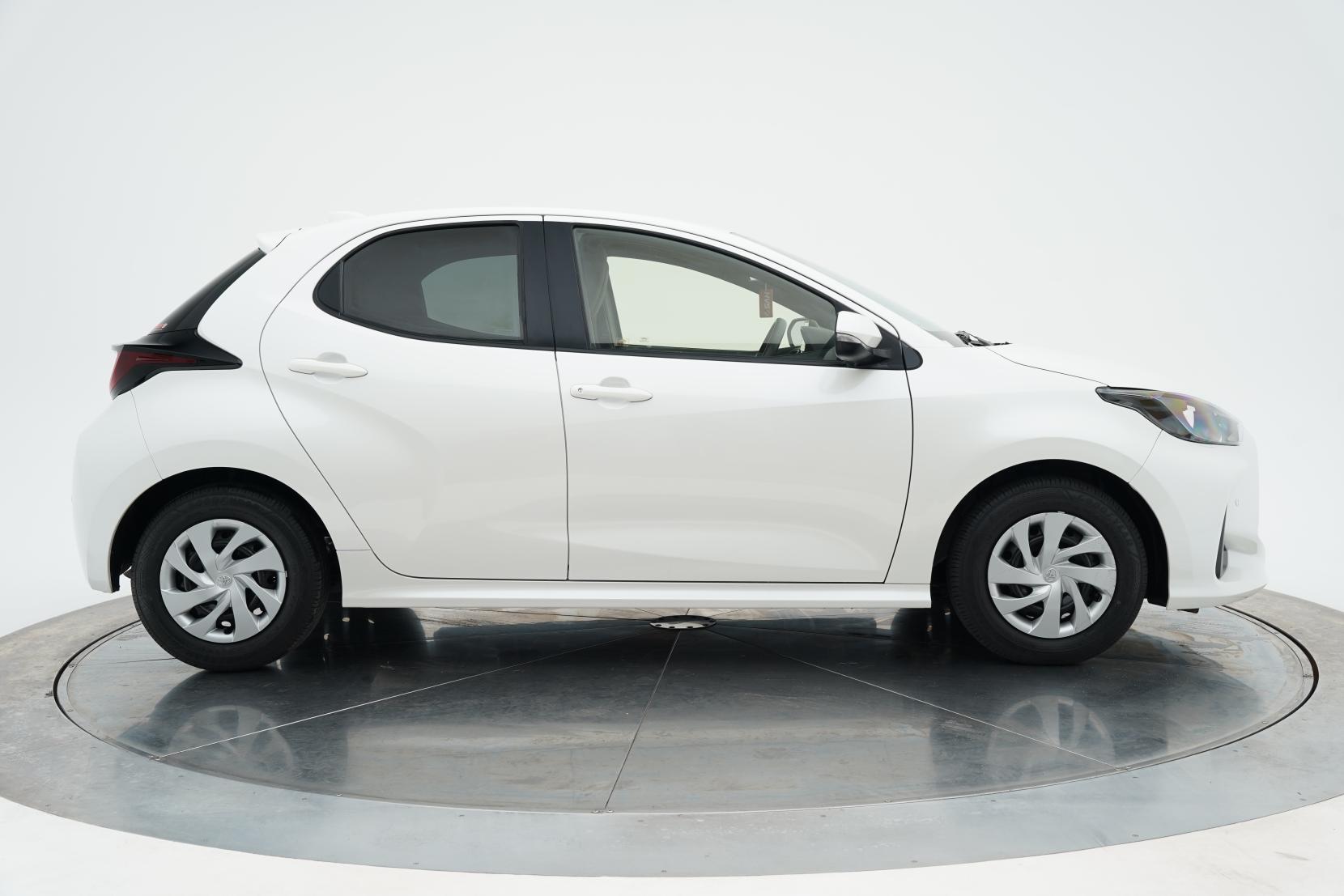 Toyota Yaris Hybrid X