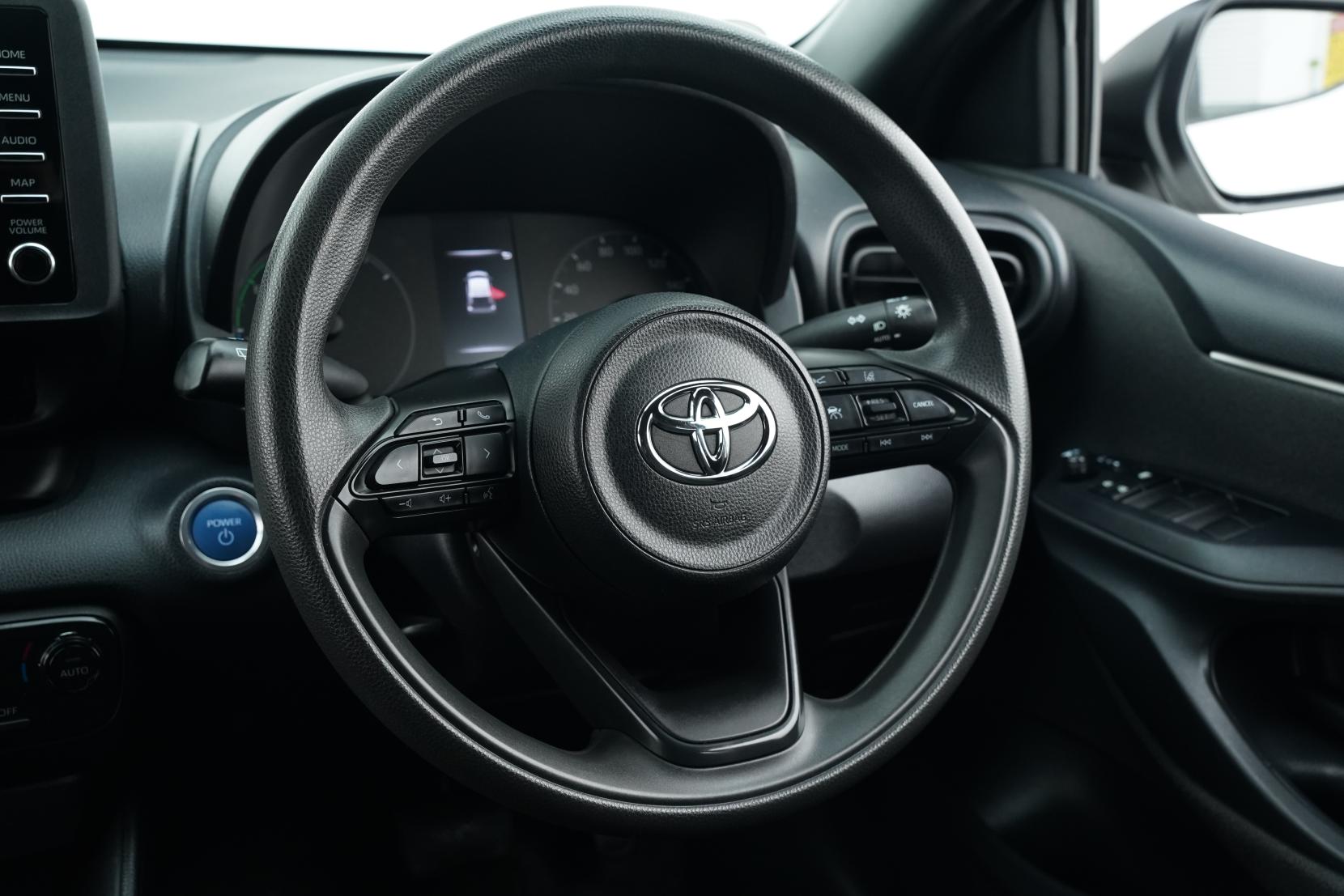 Toyota Yaris Hybrid X