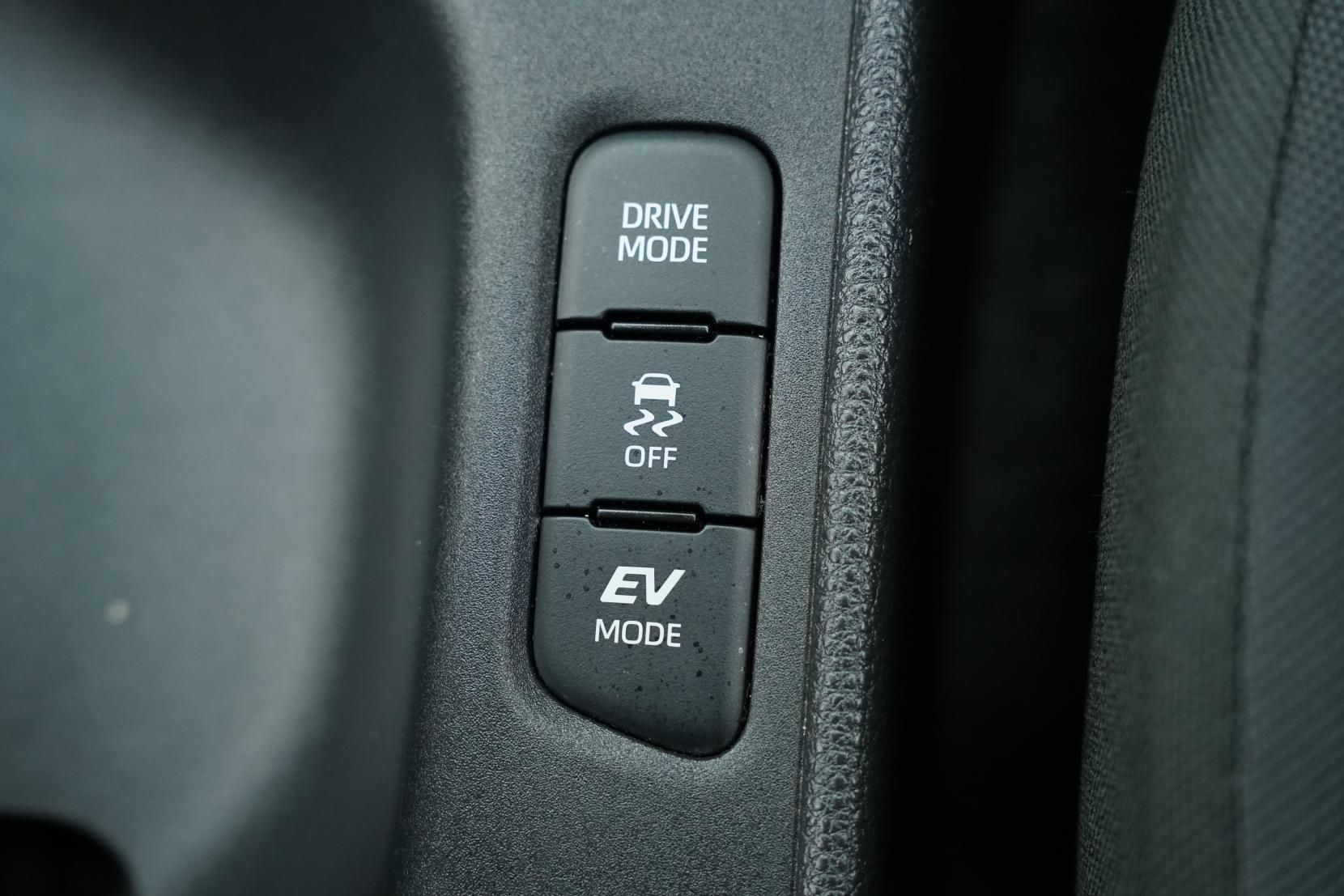Toyota Yaris Hybrid X