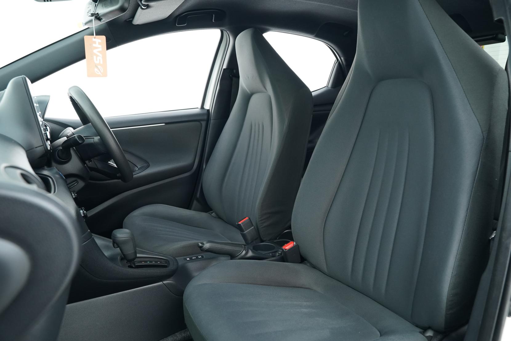 Toyota Yaris Hybrid X